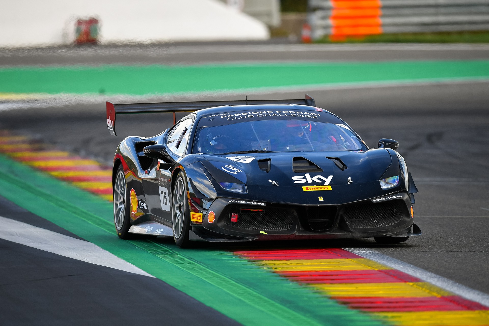 FERRARI 488 Challenge EVO-image-0