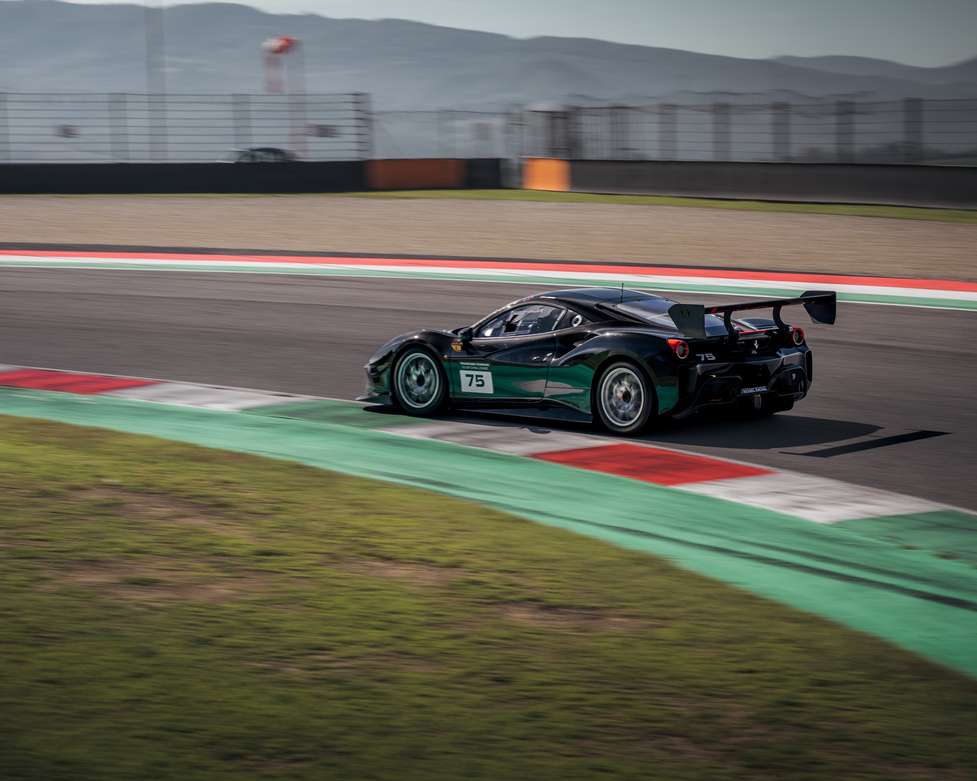 FERRARI 488 Challenge EVO-image-3