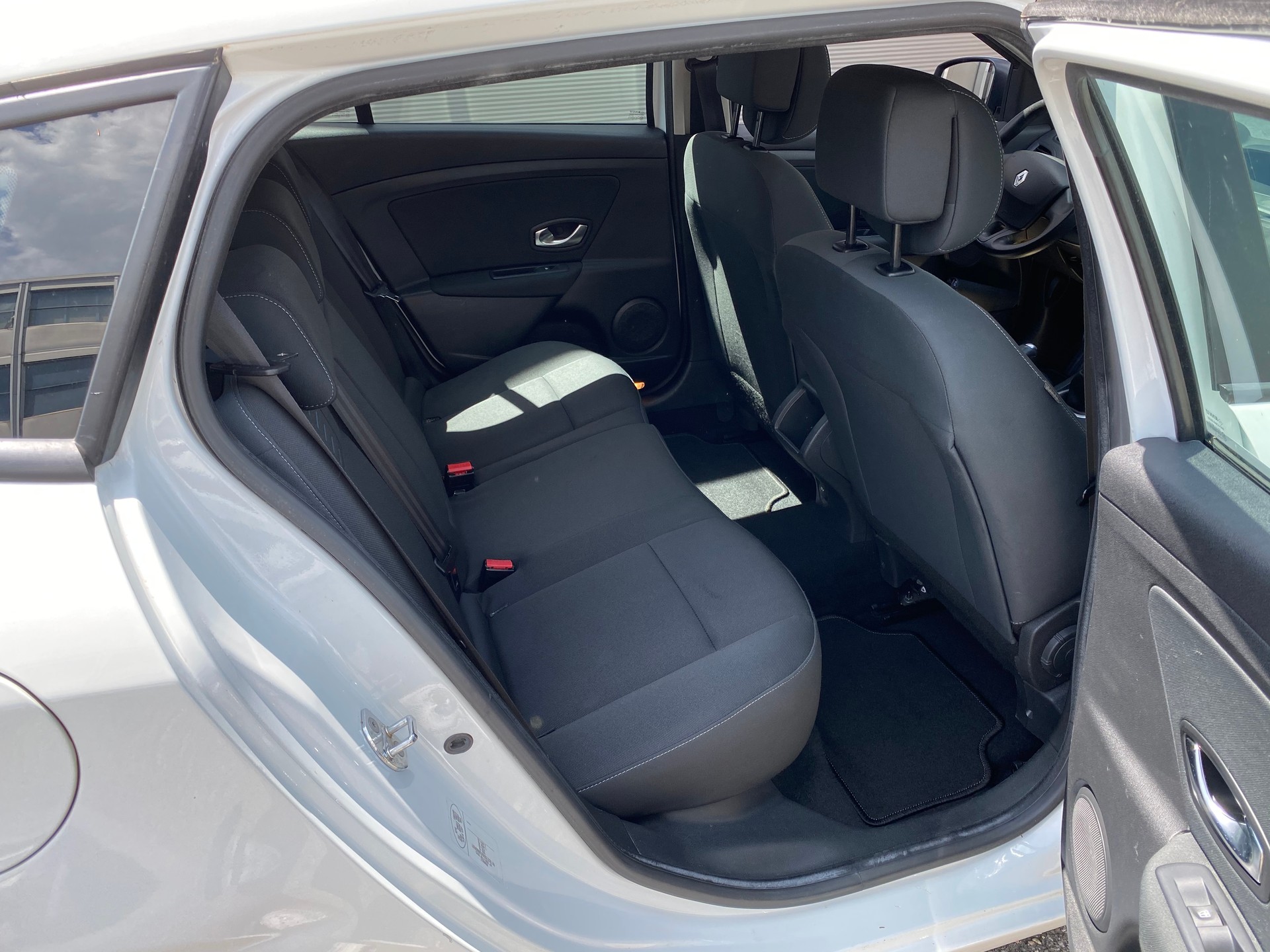 RENAULT Mégane Grandtour 1.5 dCi Expression-image-11