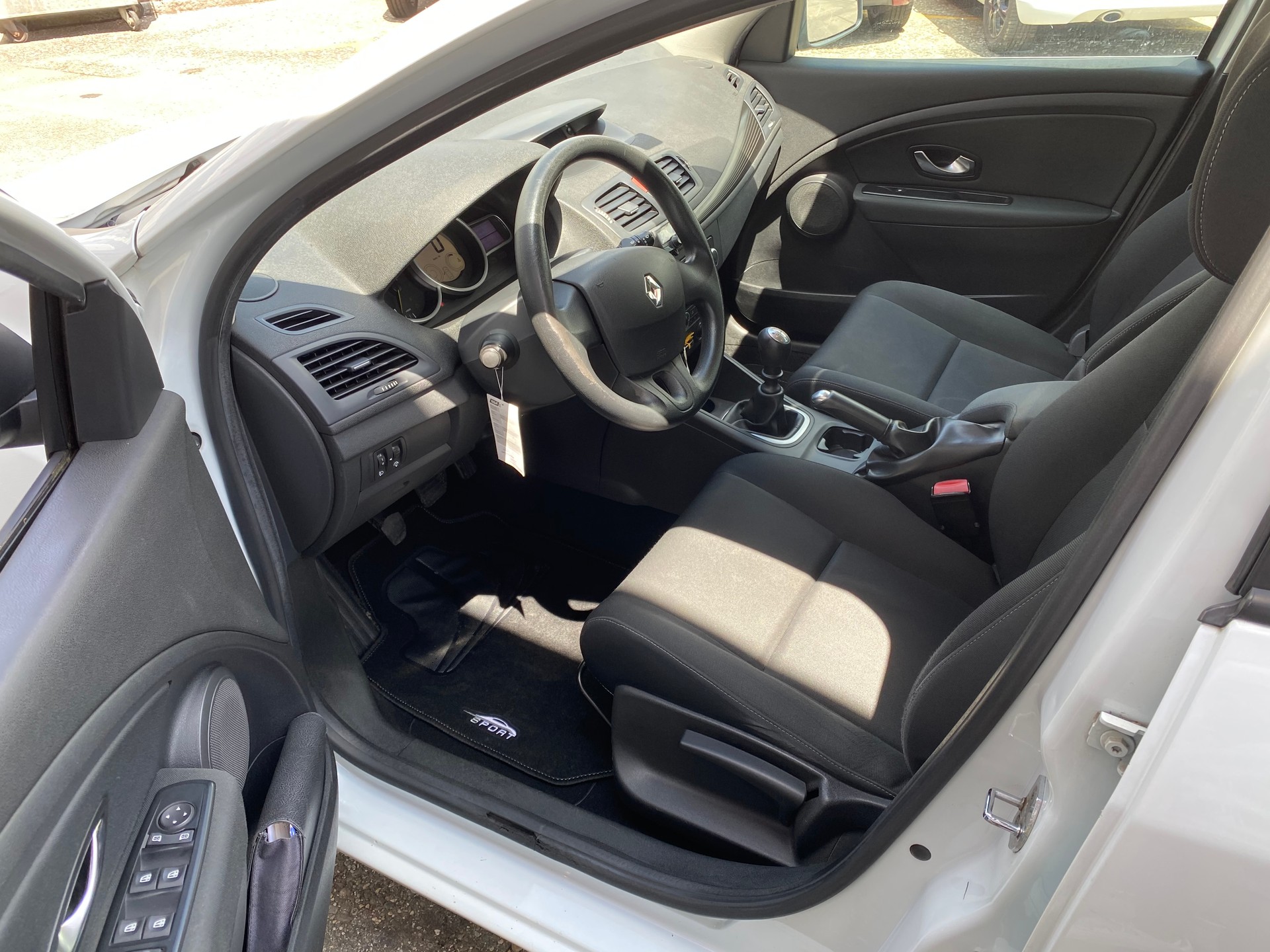 RENAULT Mégane Grandtour 1.5 dCi Expression-image-9