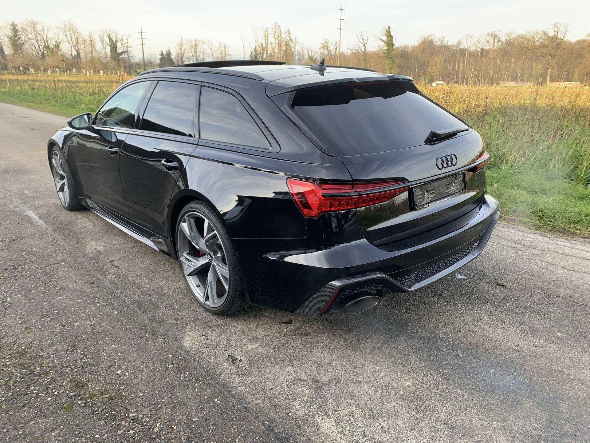 AUDI RS6 Avant 4.0 V8 TFSI quattro T-Tronic-image-3