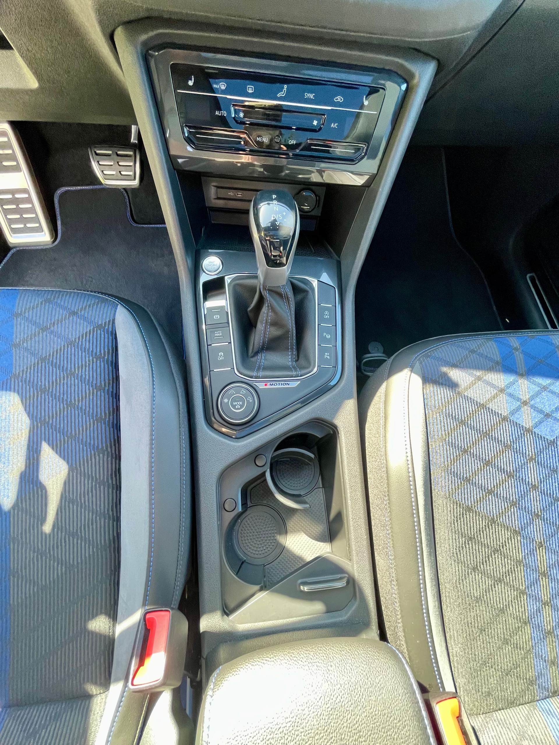 VW Tiguan 2.0TSI R 4Motion DSG-image-12