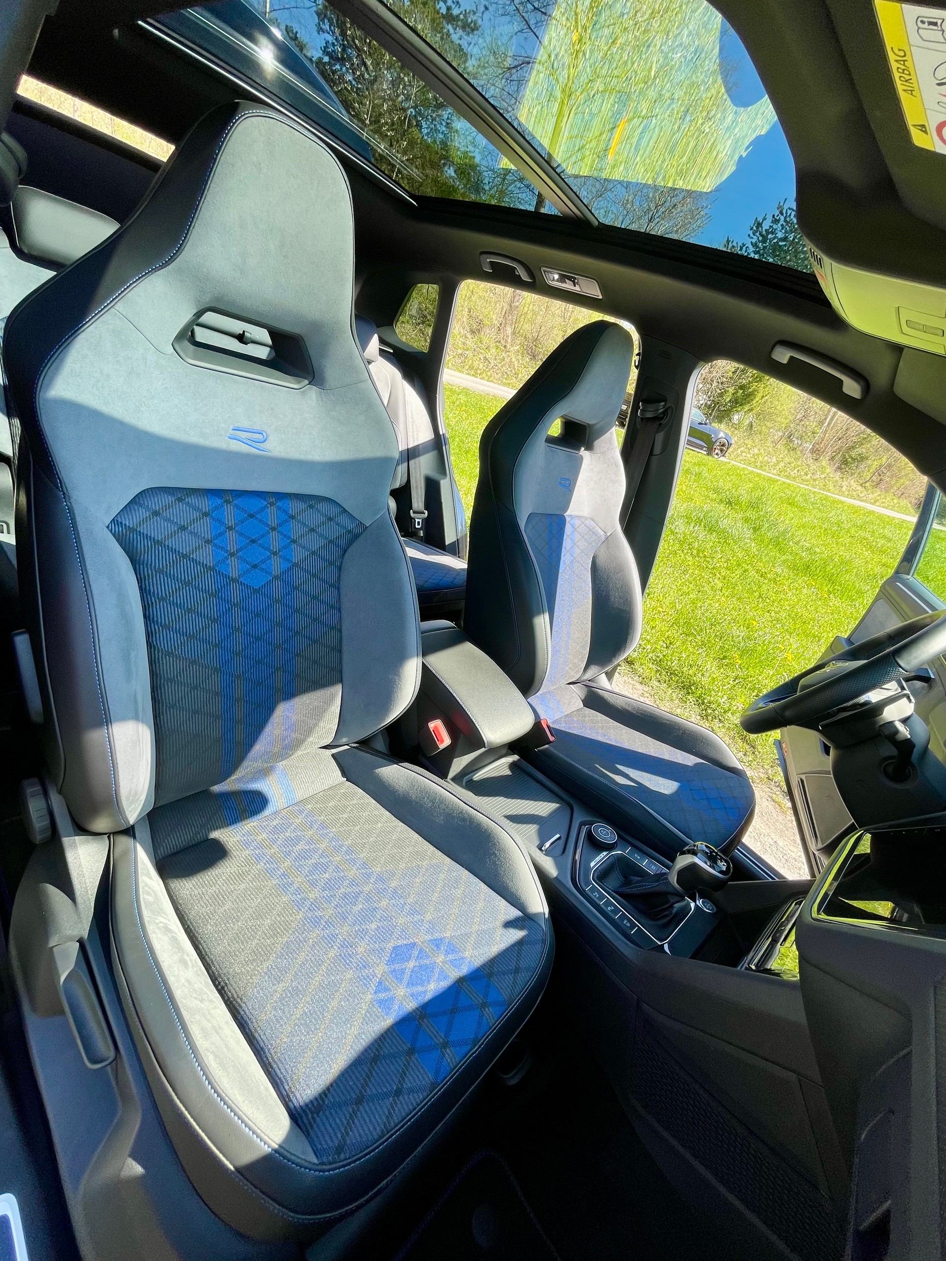 VW Tiguan 2.0TSI R 4Motion DSG-image-9