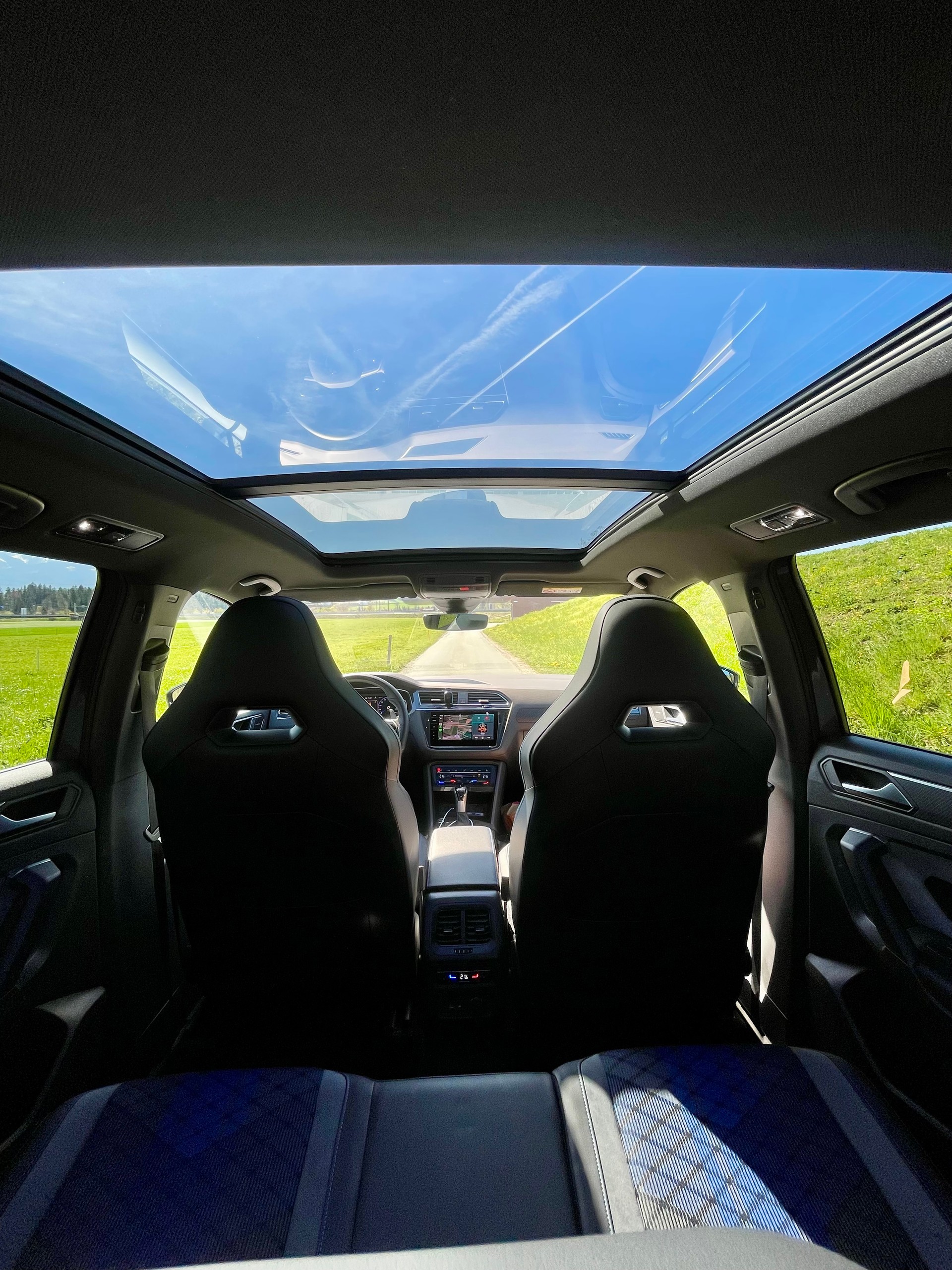 VW Tiguan 2.0TSI R 4Motion DSG-image-14