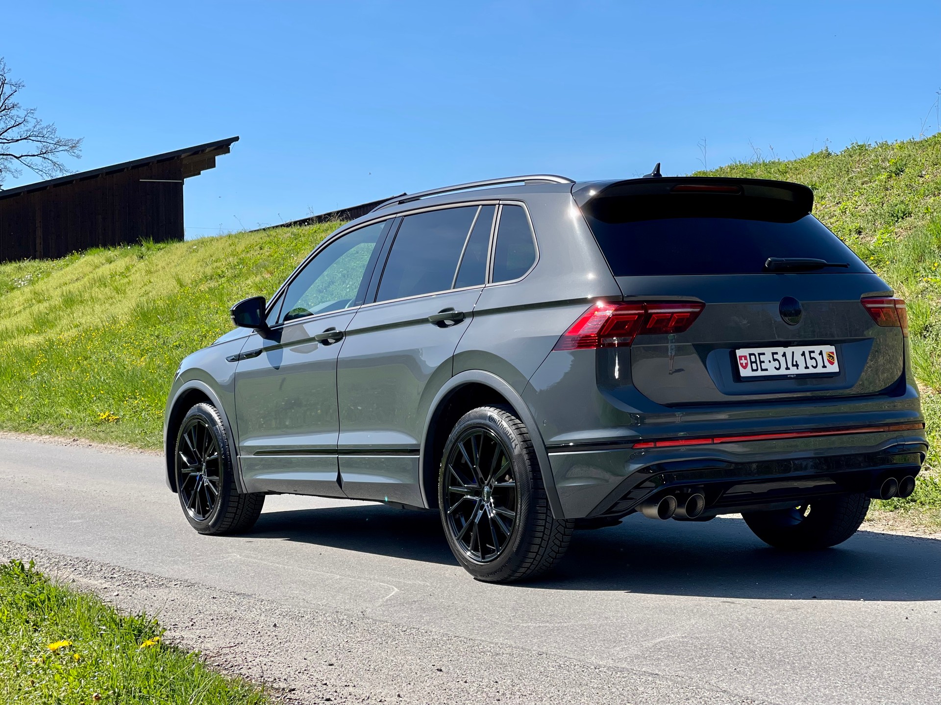 VW Tiguan 2.0TSI R 4Motion DSG-image-4