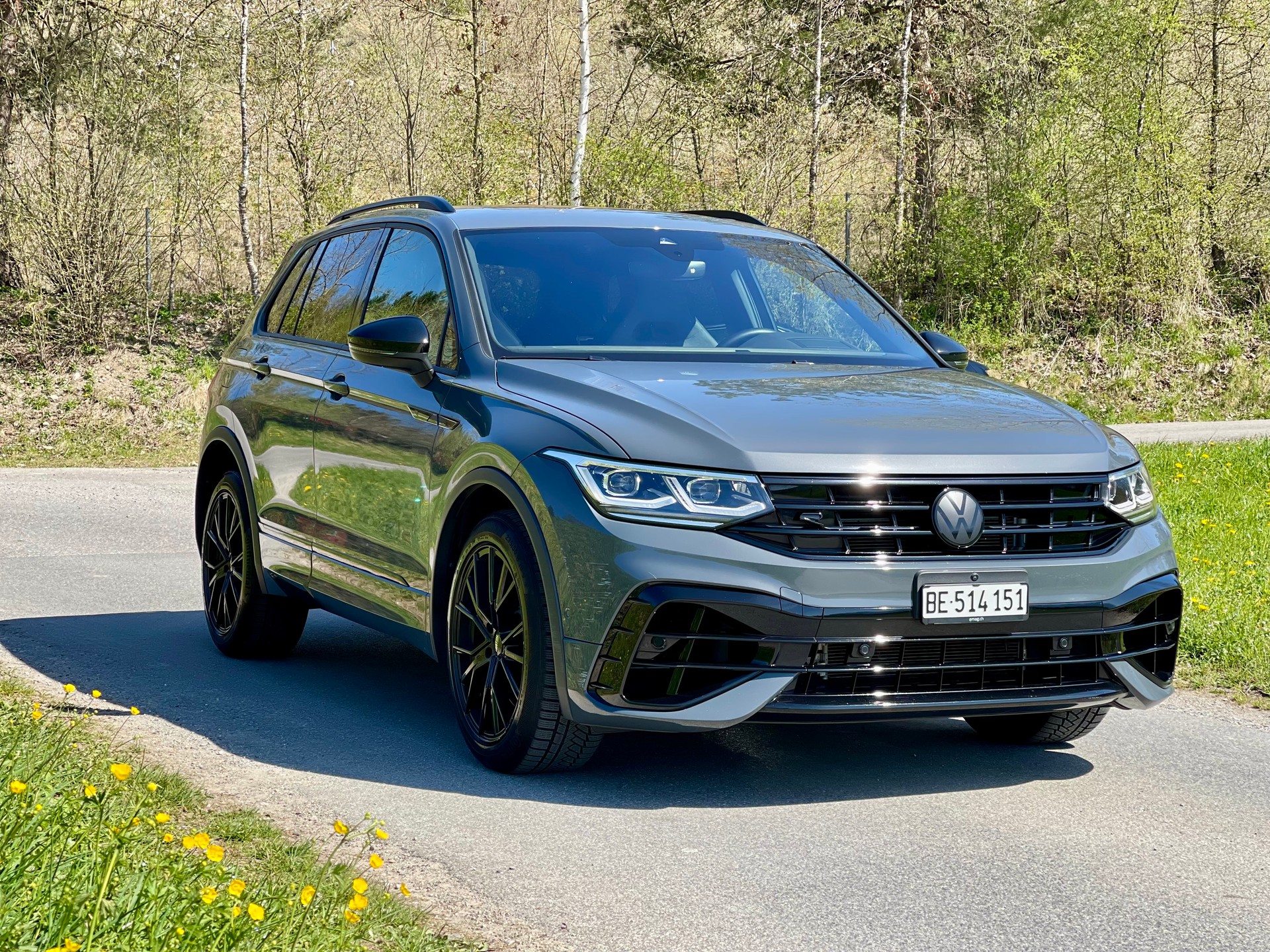 VW Tiguan 2.0TSI R 4Motion DSG-image-2