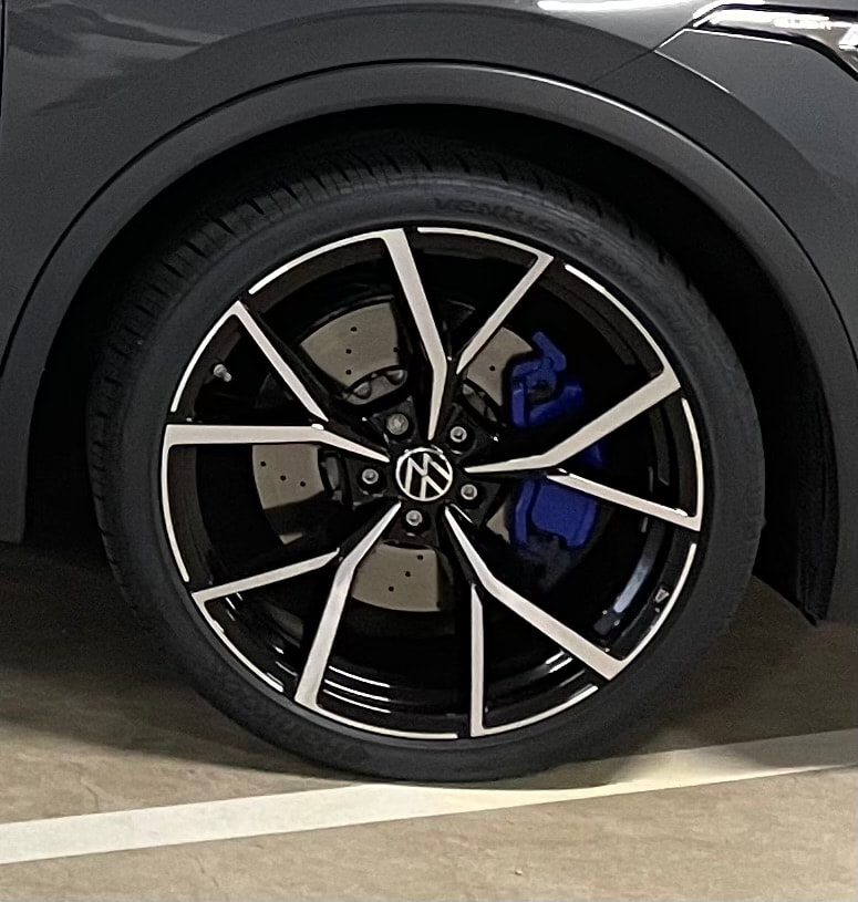 VW Tiguan 2.0TSI R 4Motion DSG-image-8