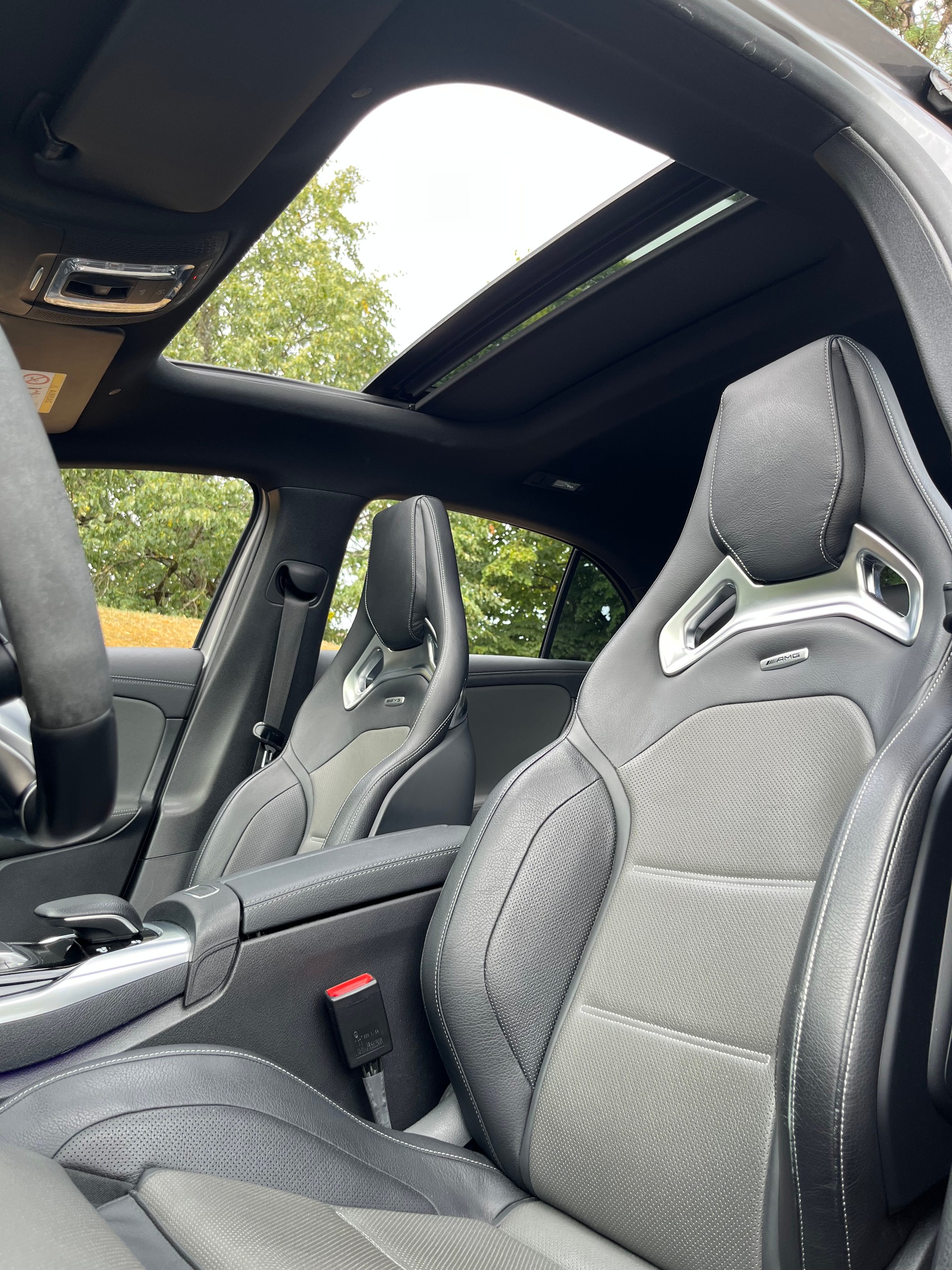 MERCEDES-BENZ A 45 S AMG 4Matic+ Speedshift-image-6