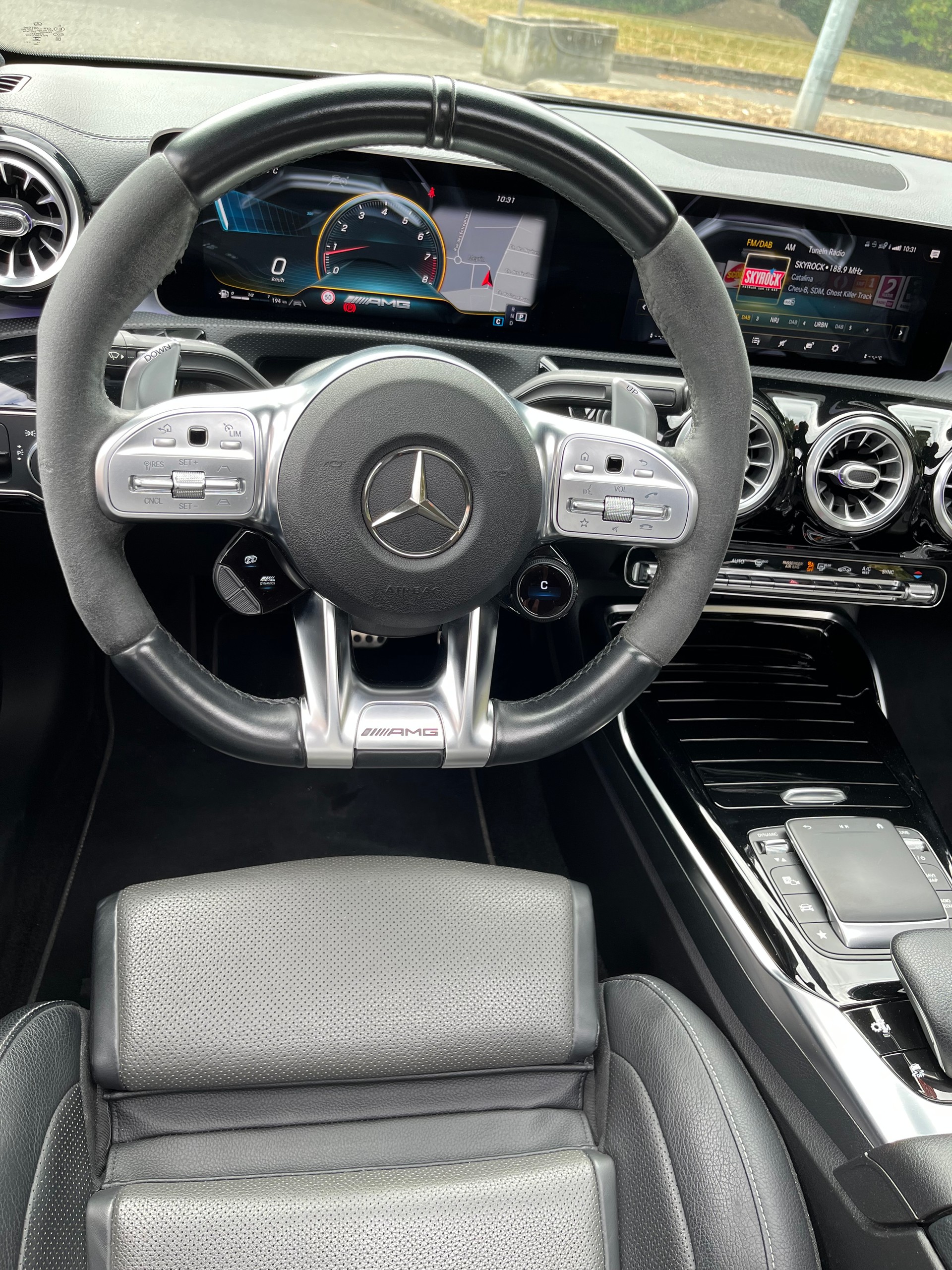 MERCEDES-BENZ A 45 S AMG 4Matic+ Speedshift-image-9