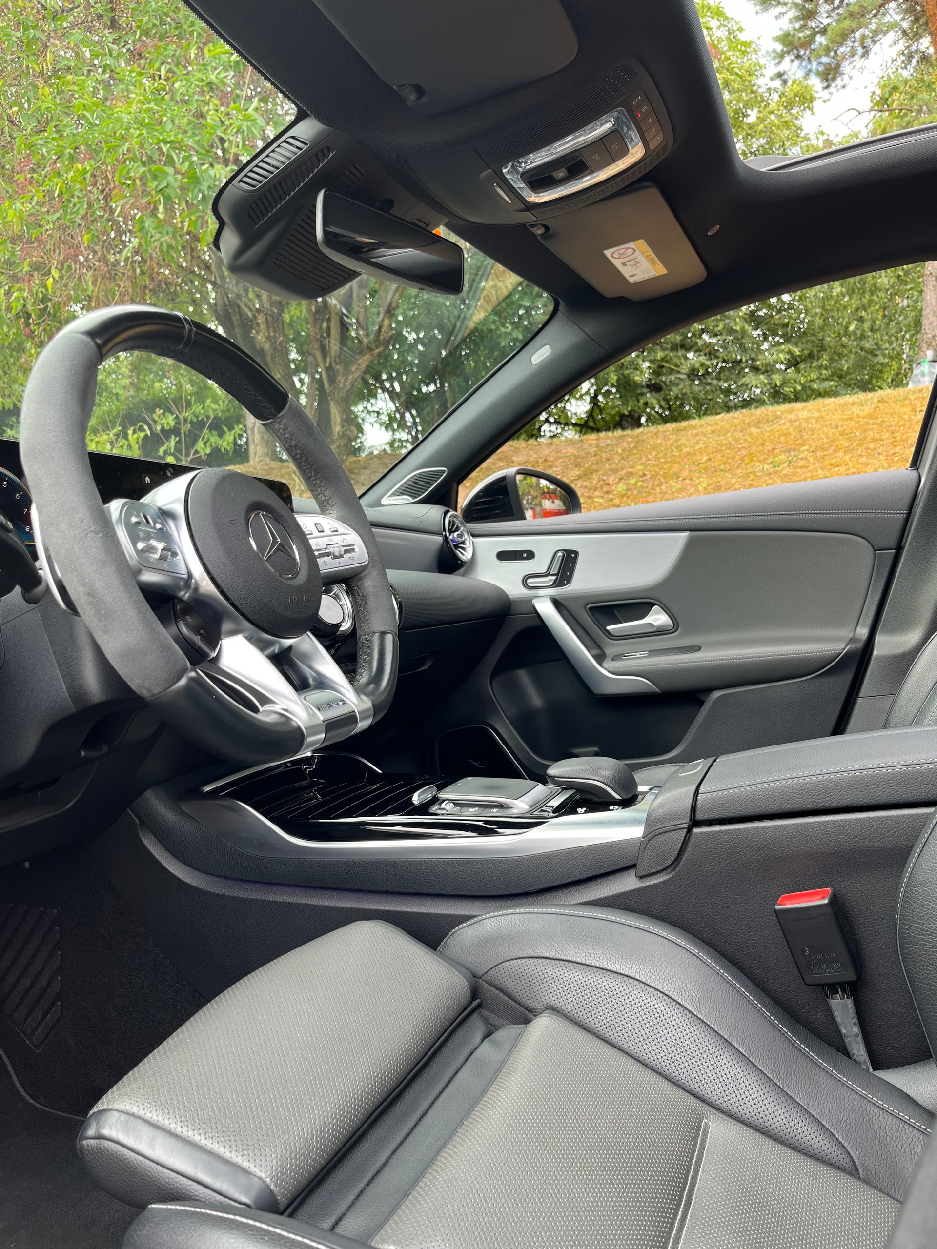 MERCEDES-BENZ A 45 S AMG 4Matic+ Speedshift-image-5