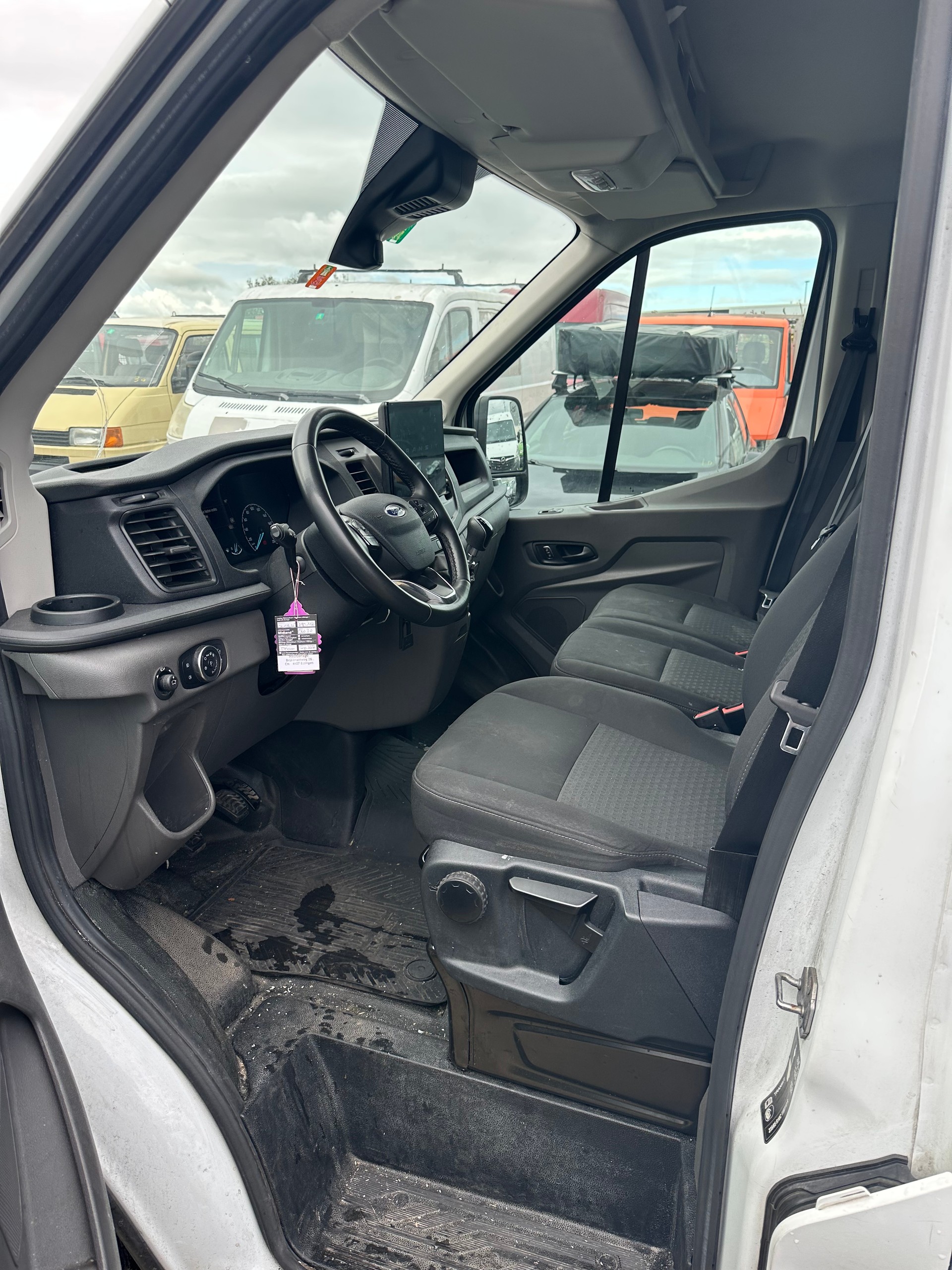 FORD Transit Van 350 L3 Basis 2.0 TDCi 130 RWD-image-6