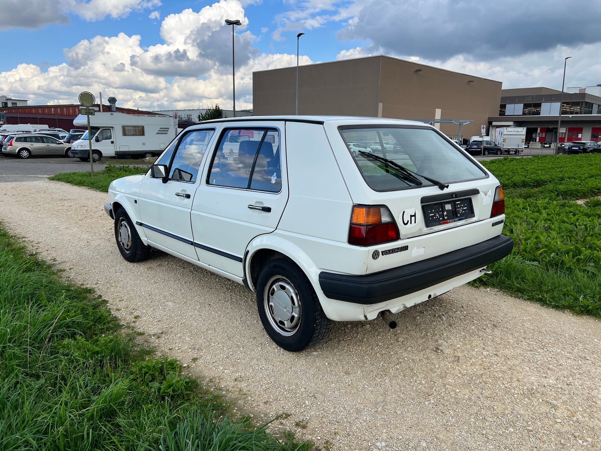 VW Golf 1600 GL-image-4
