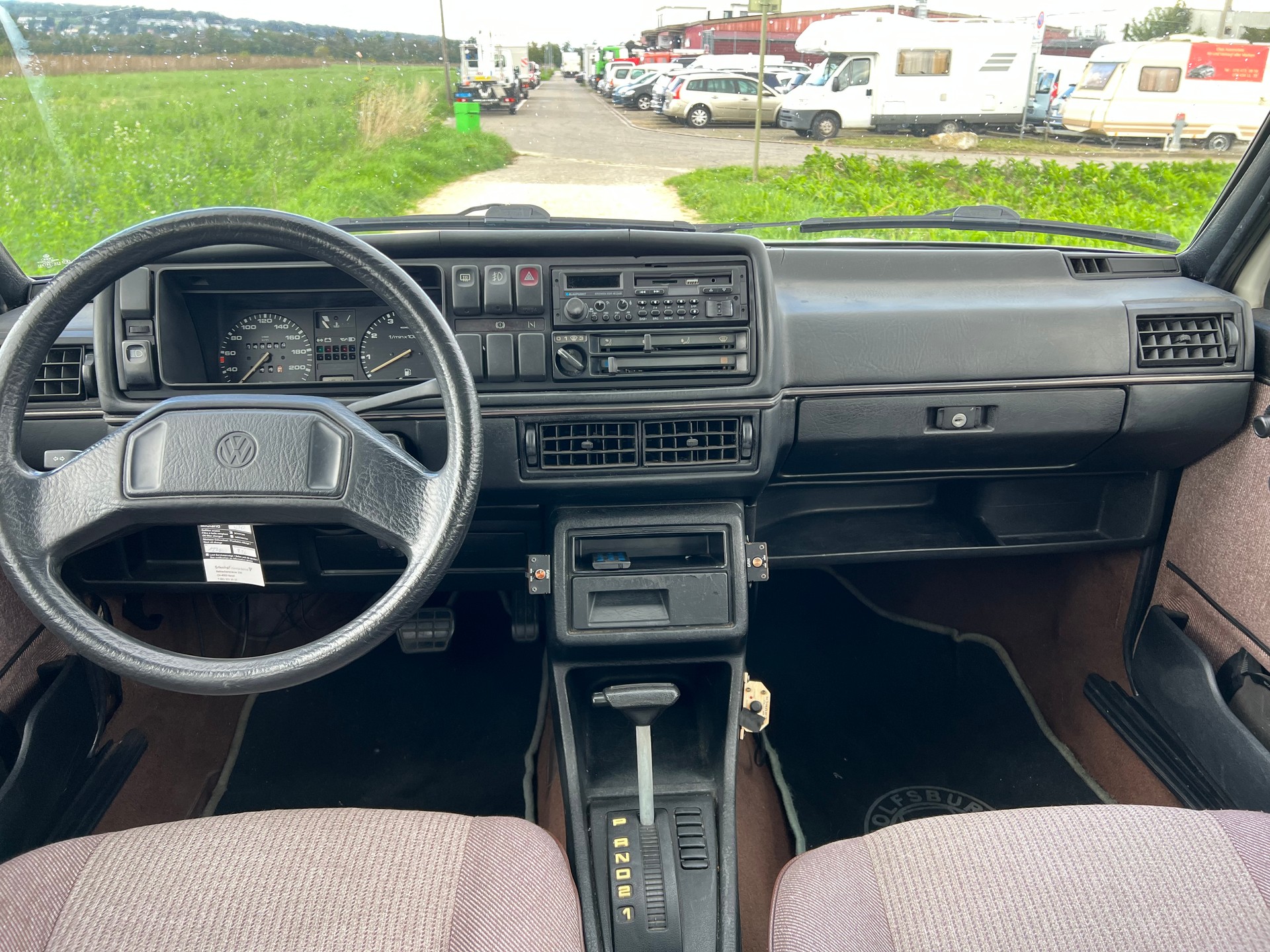 VW Golf 1600 GL-image-10