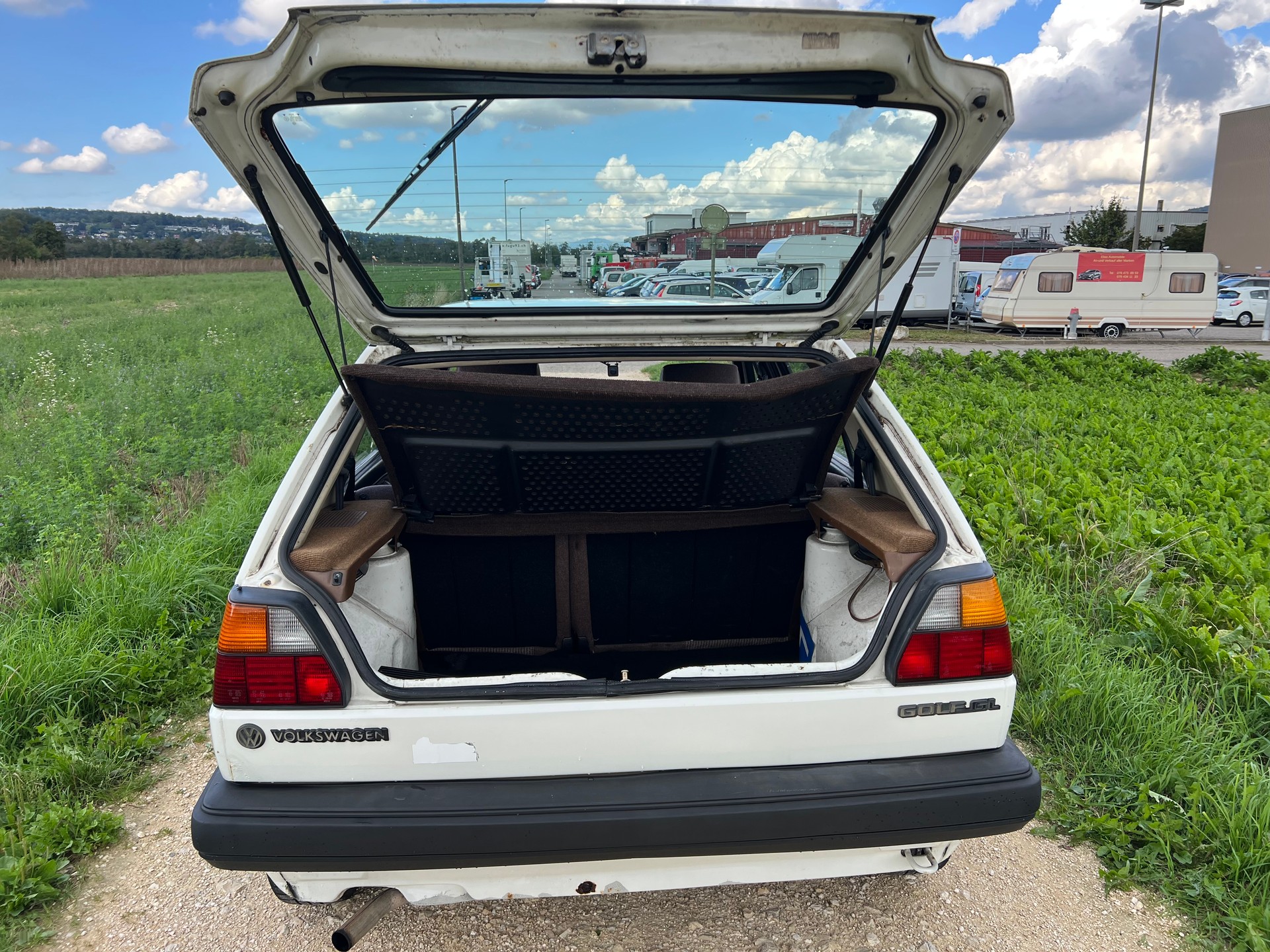 VW Golf 1600 GL-image-12