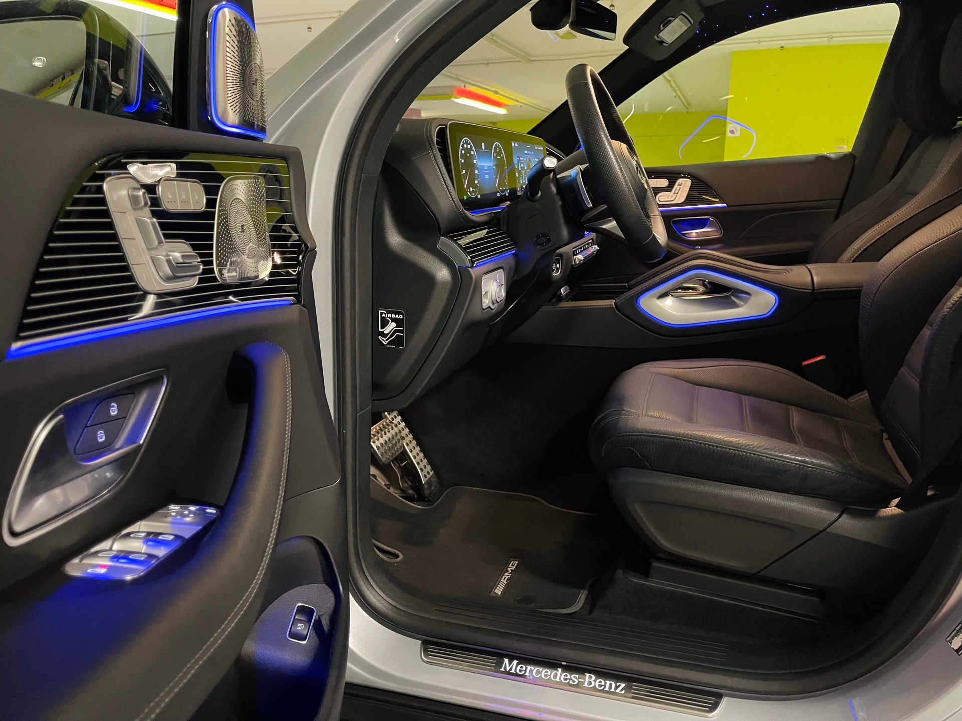 MERCEDES-BENZ GLS 350 d 4MATIC AMG Line-image-4