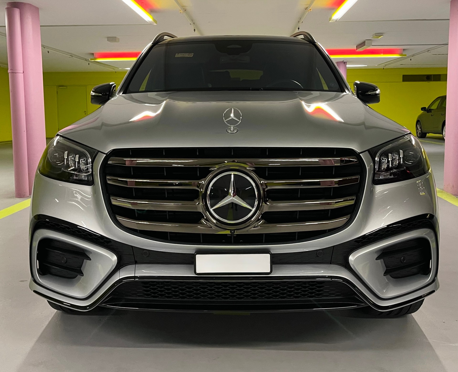 MERCEDES-BENZ GLS 350 d 4MATIC AMG Line-image-24