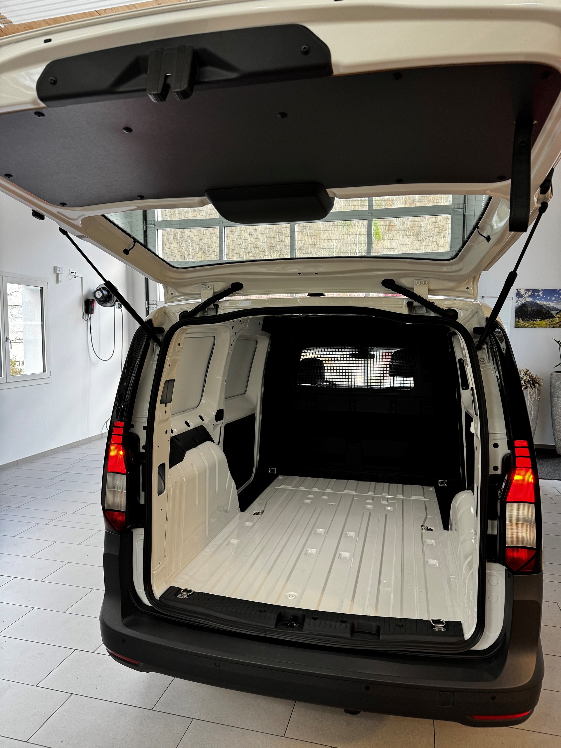 VW Caddy Maxi KaWa 2.0 TDI 6G 4M 122PS-image-3