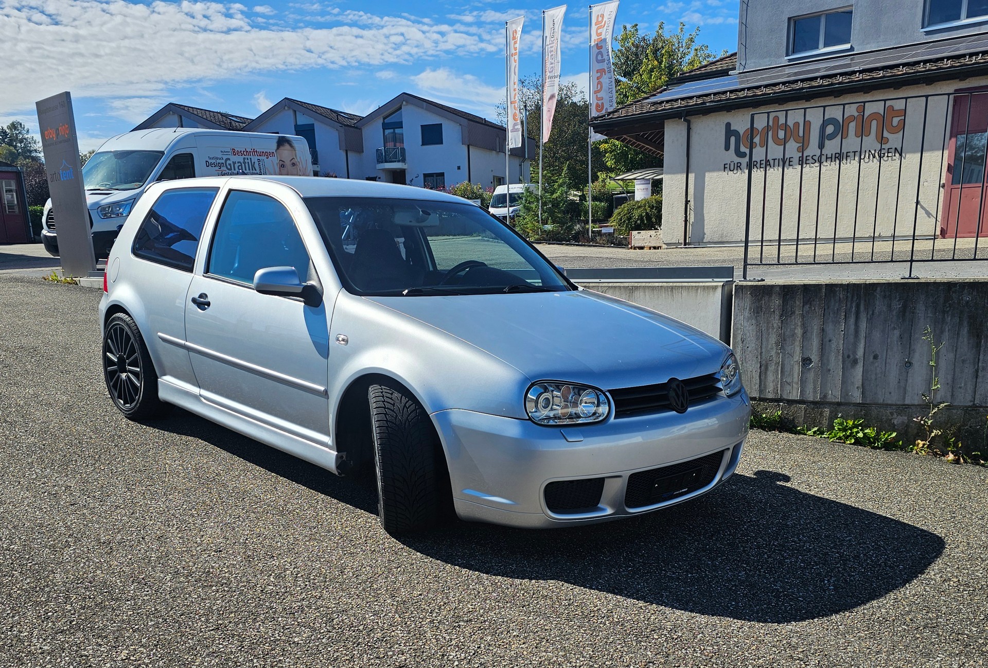 VW Golf R32 4Motion-image-4