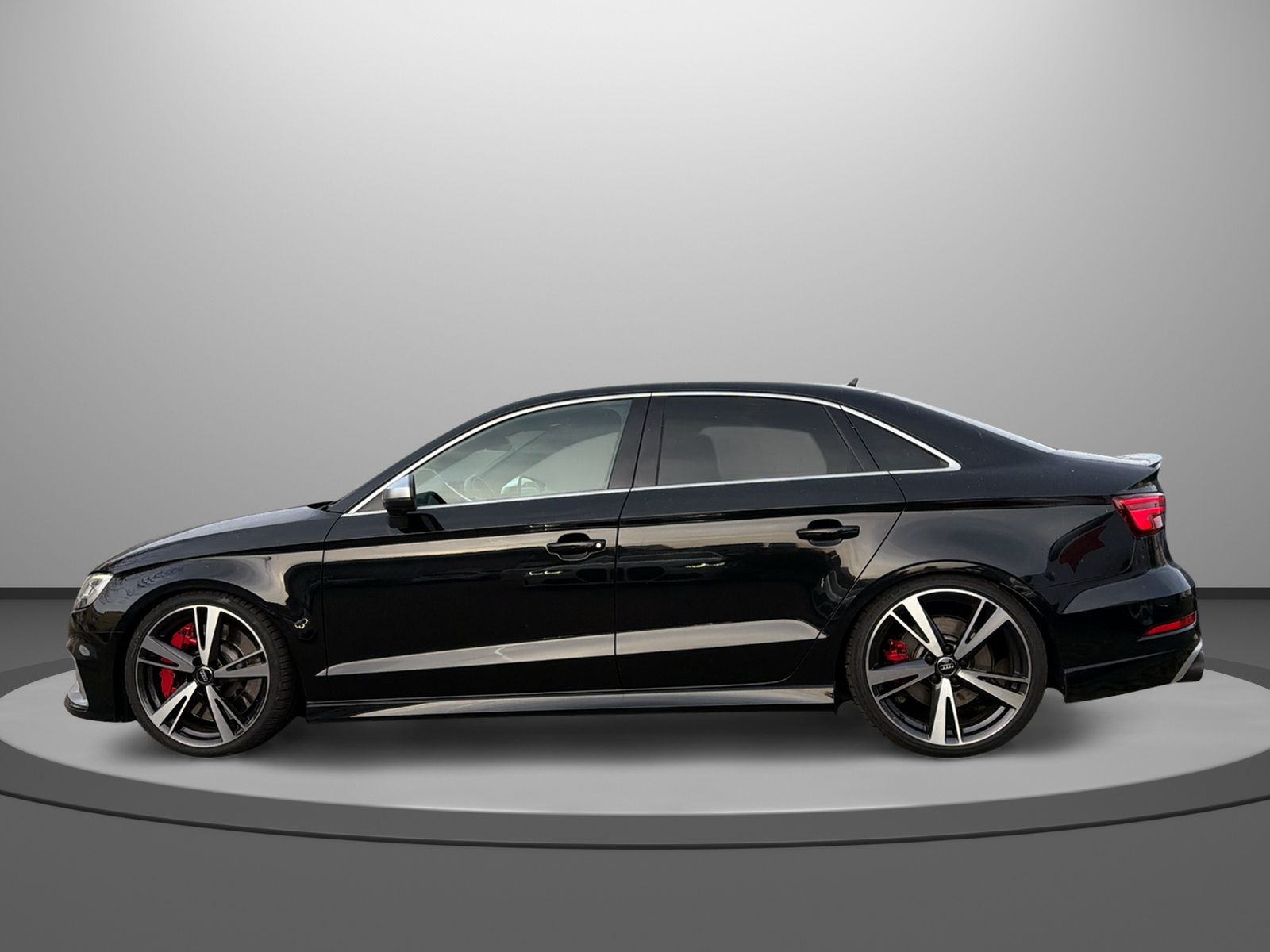 AUDI RS3-image-1