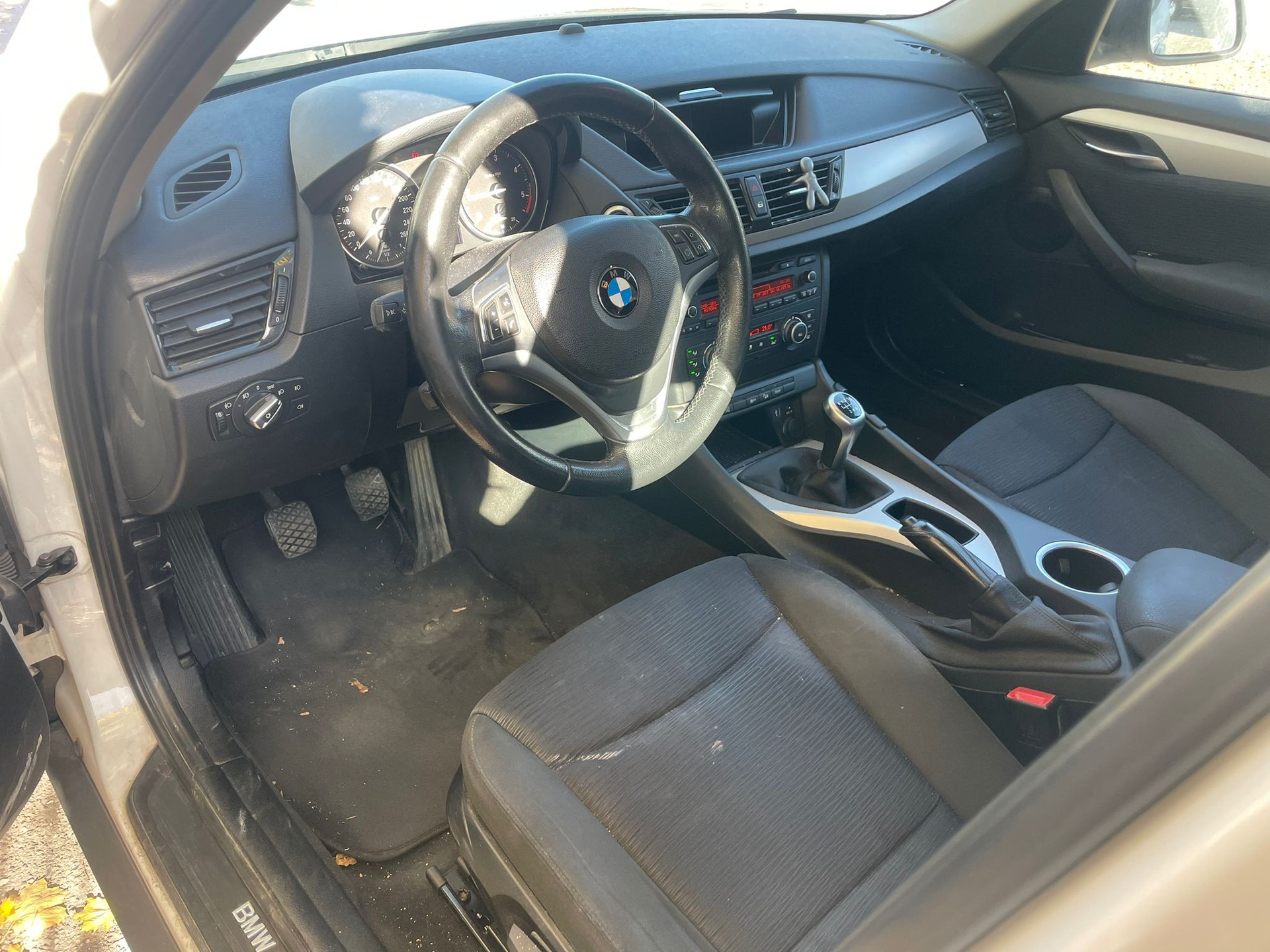 BMW X1 xDrive 18d-image-4