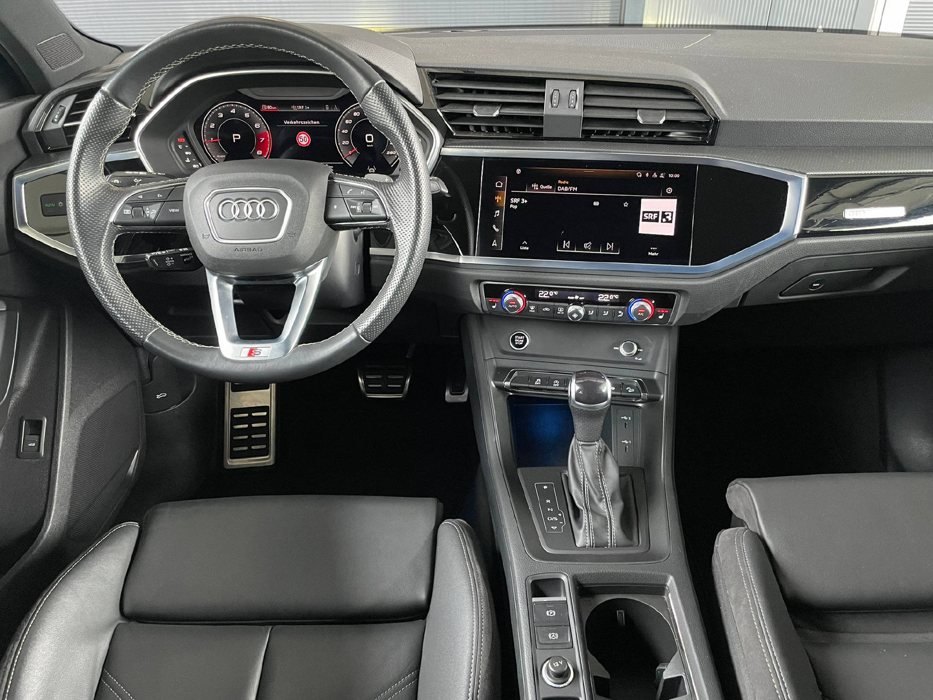 AUDI Q3 1.5 35 TFSI S line S-Tronic-image-6