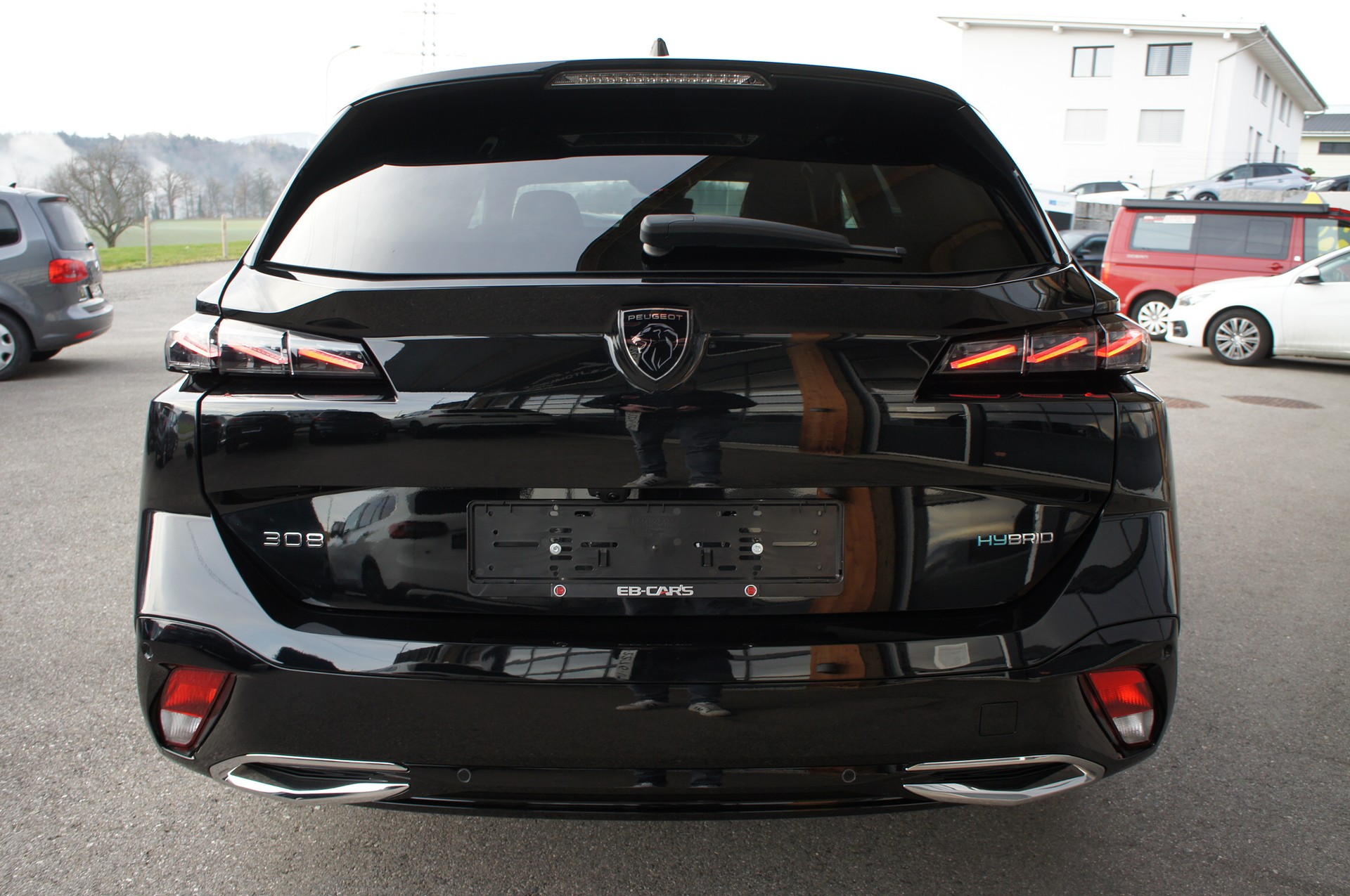 PEUGEOT 308 SW 1.6 PHEV 180 GT-image-3