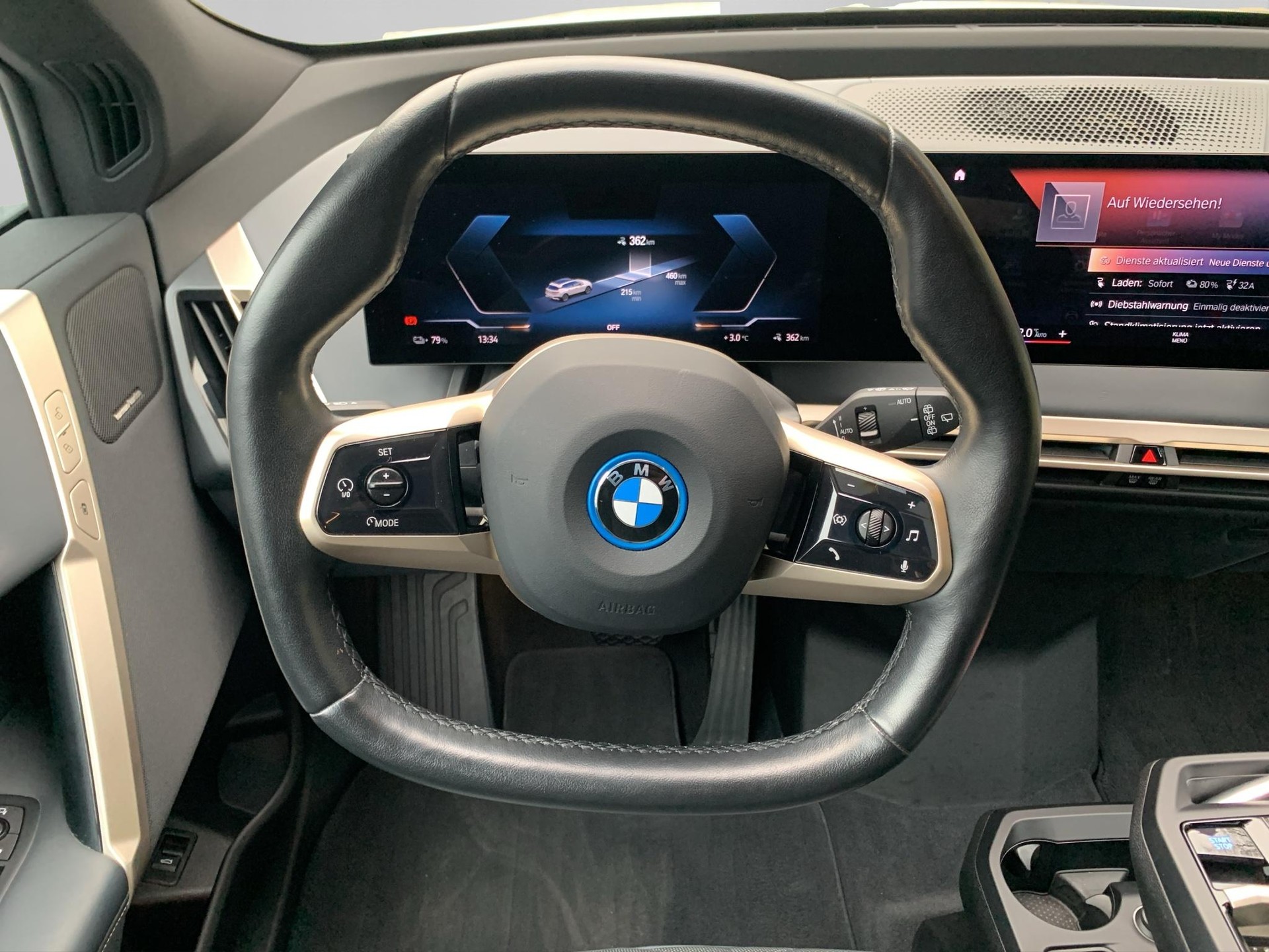 BMW iX xDrive50-image-11