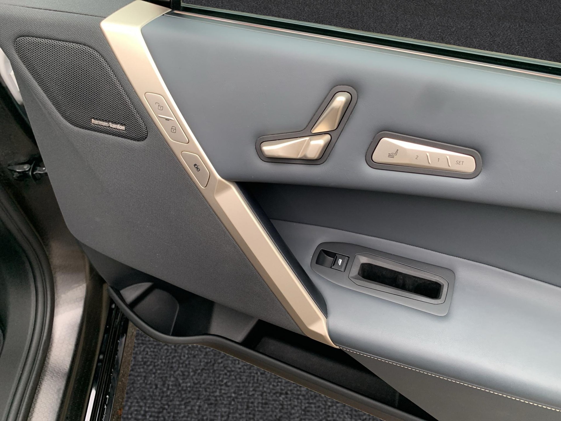 BMW iX xDrive50 M Sportpaket-image-15