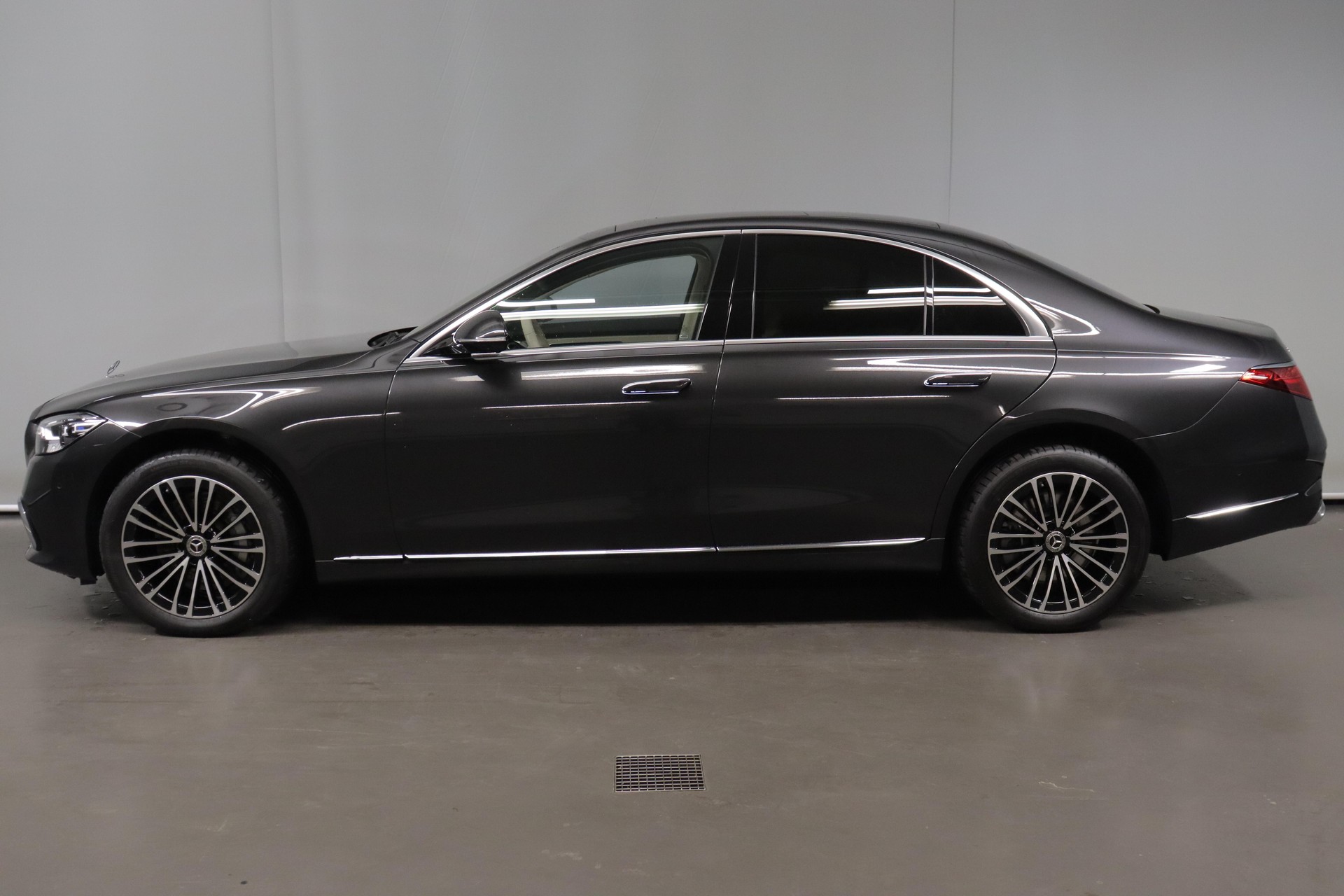 MERCEDES-BENZ S 580 V8 4matic-image-4