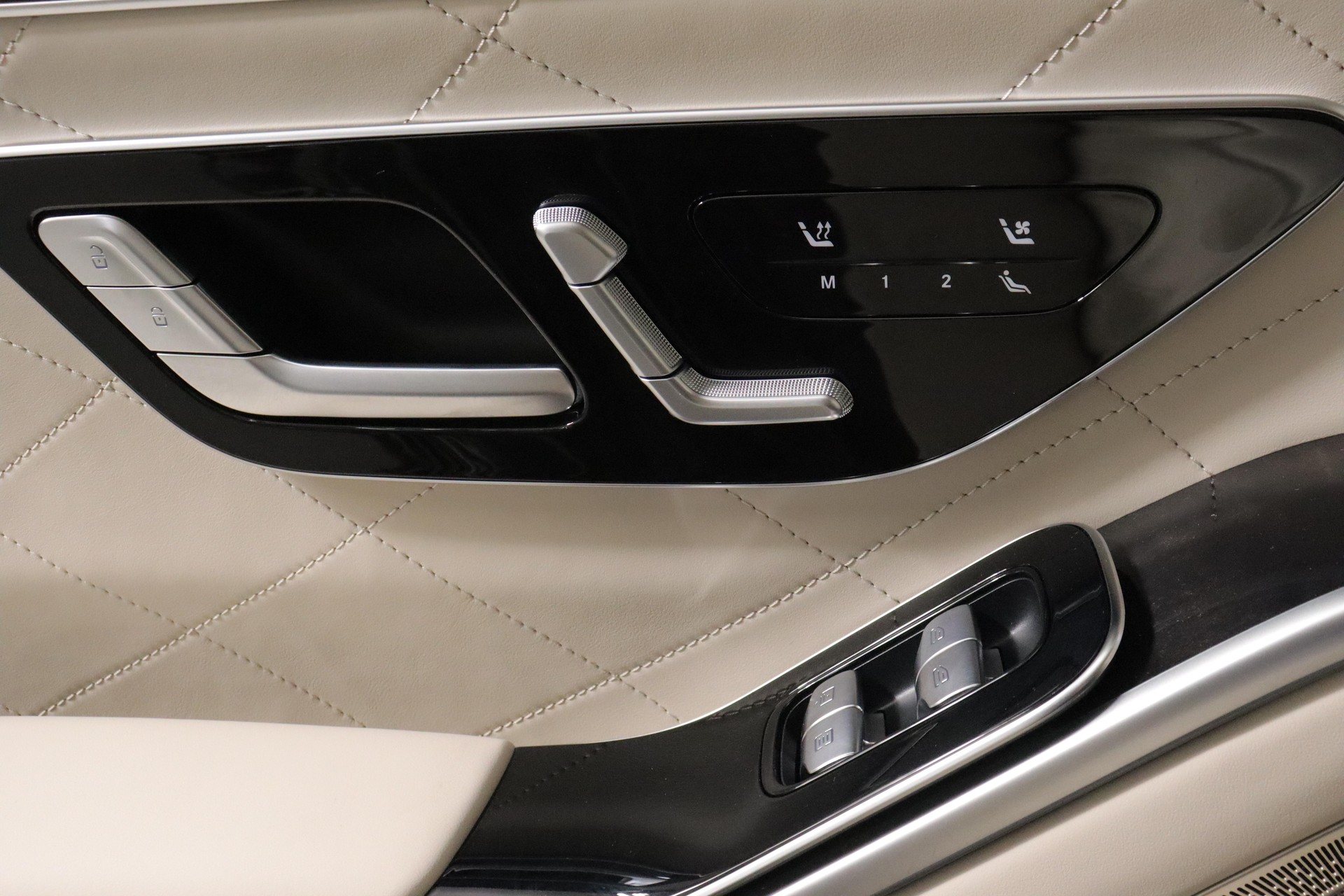 MERCEDES-BENZ S 580 V8 4matic-image-16