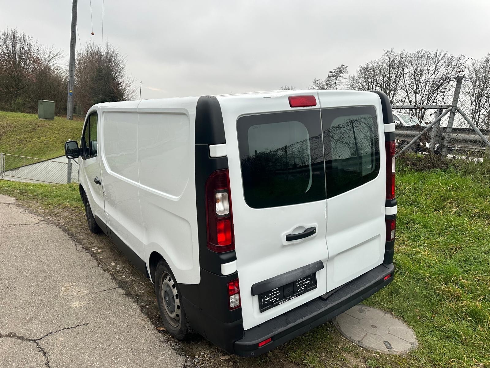 OPEL Vivaro 1.6 CDTI 2.7t L1H1-image-4