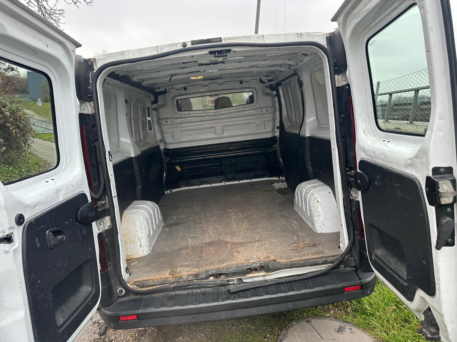 OPEL Vivaro 1.6 CDTI 2.7t L1H1-image-6