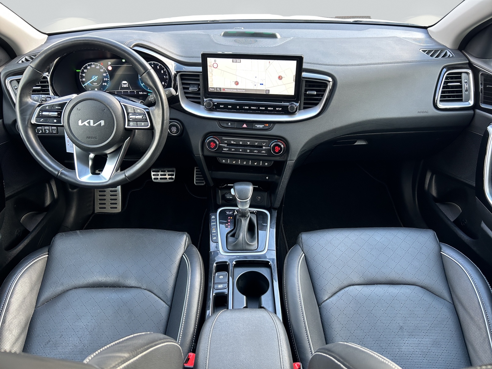 KIA Ceed SW 1.6 GDi Plug-in Hybrid Style-image-11