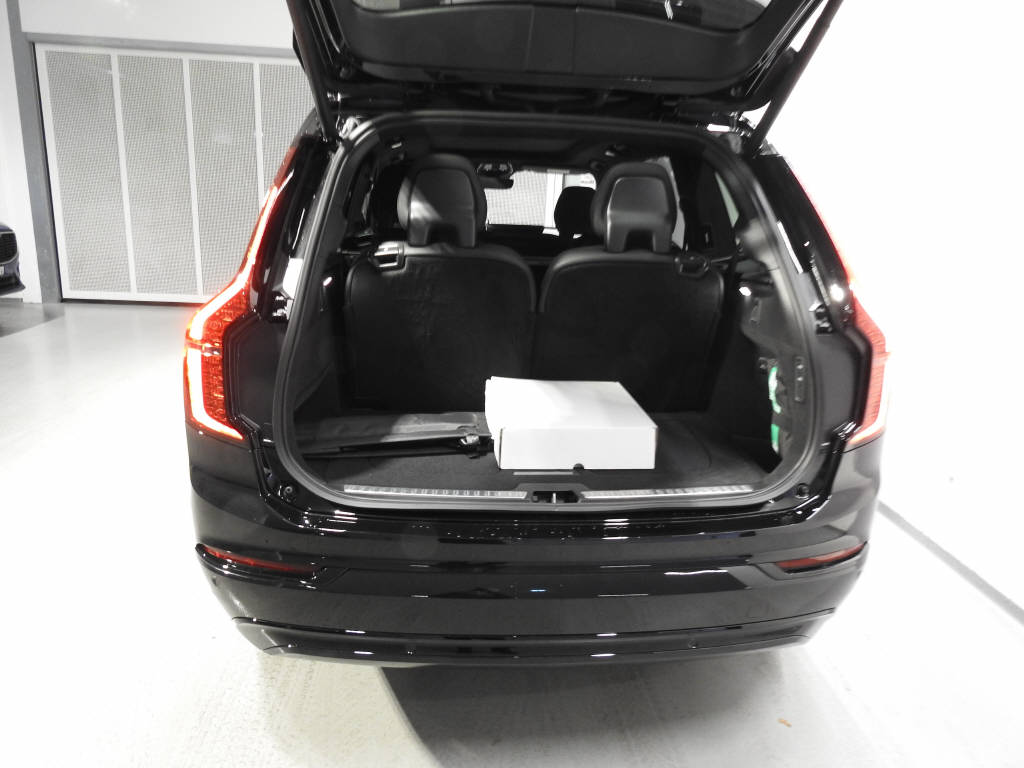 VOLVO XC90 2.0 T8 TE Black Edition eAWD-image-6