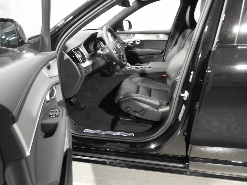 VOLVO XC90 2.0 T8 TE Black Edition eAWD-image-8