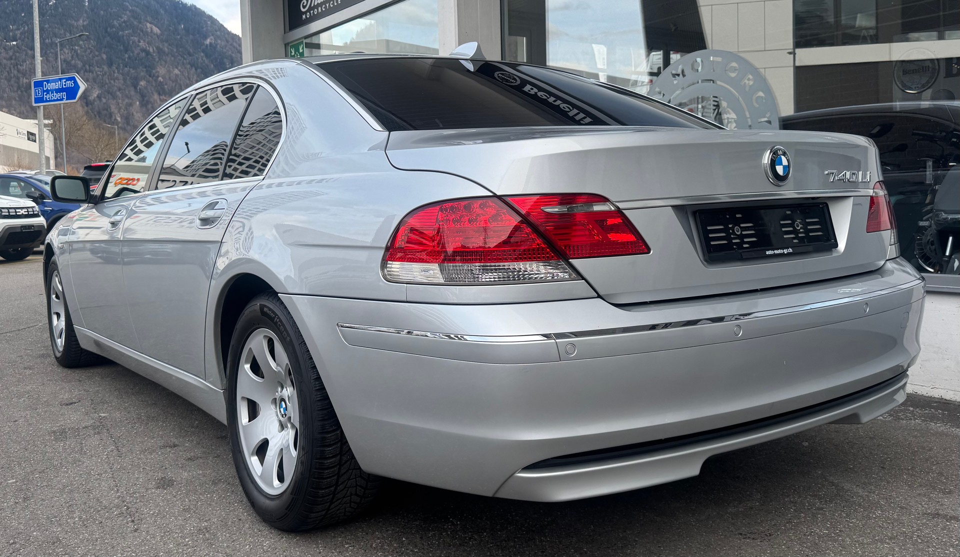 BMW 740i L-image-3