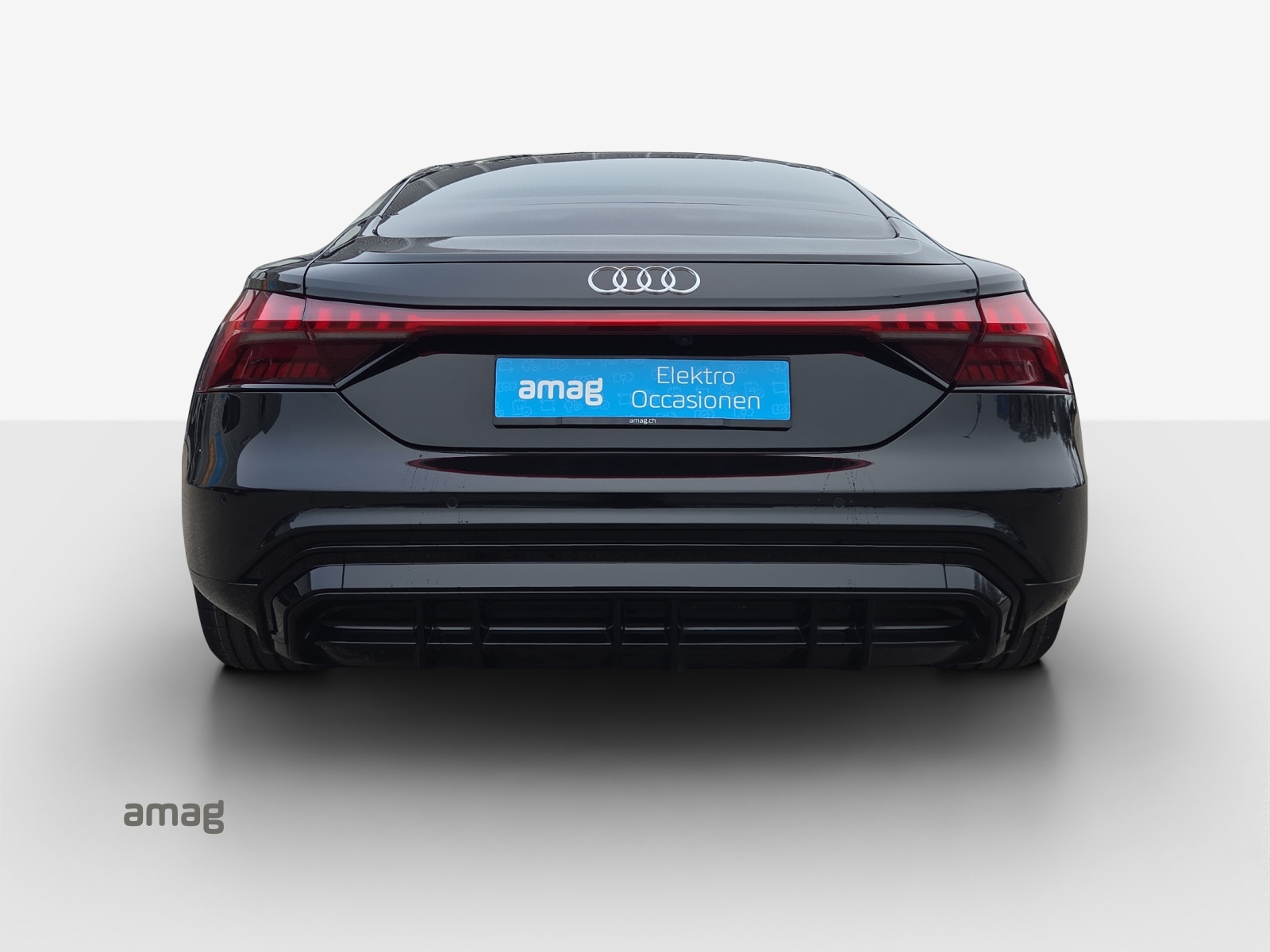AUDI e-tron GT quattro-image-4