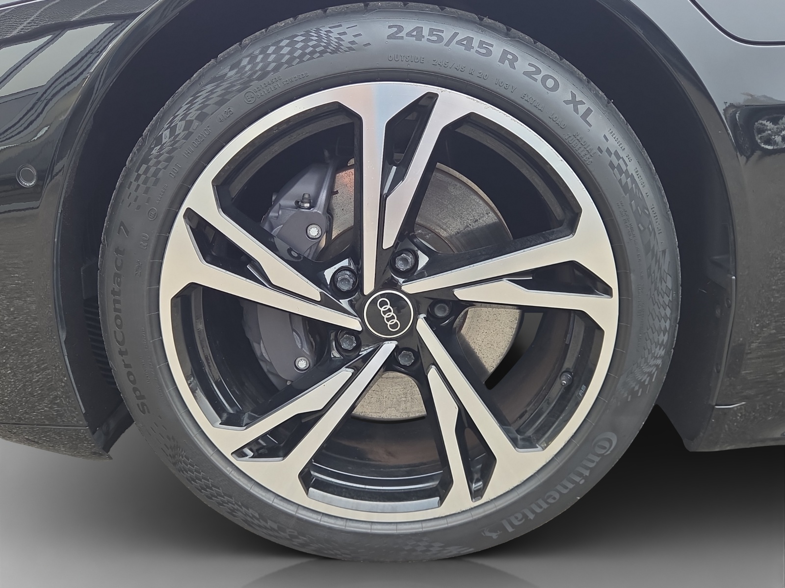 AUDI e-tron GT quattro-image-14