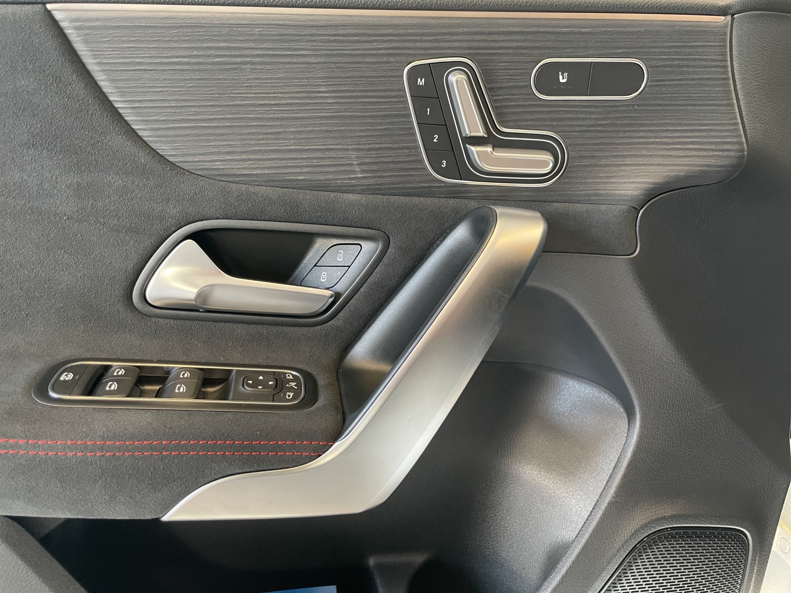 MERCEDES-BENZ A 250 4Matic 8G-DCT-image-5