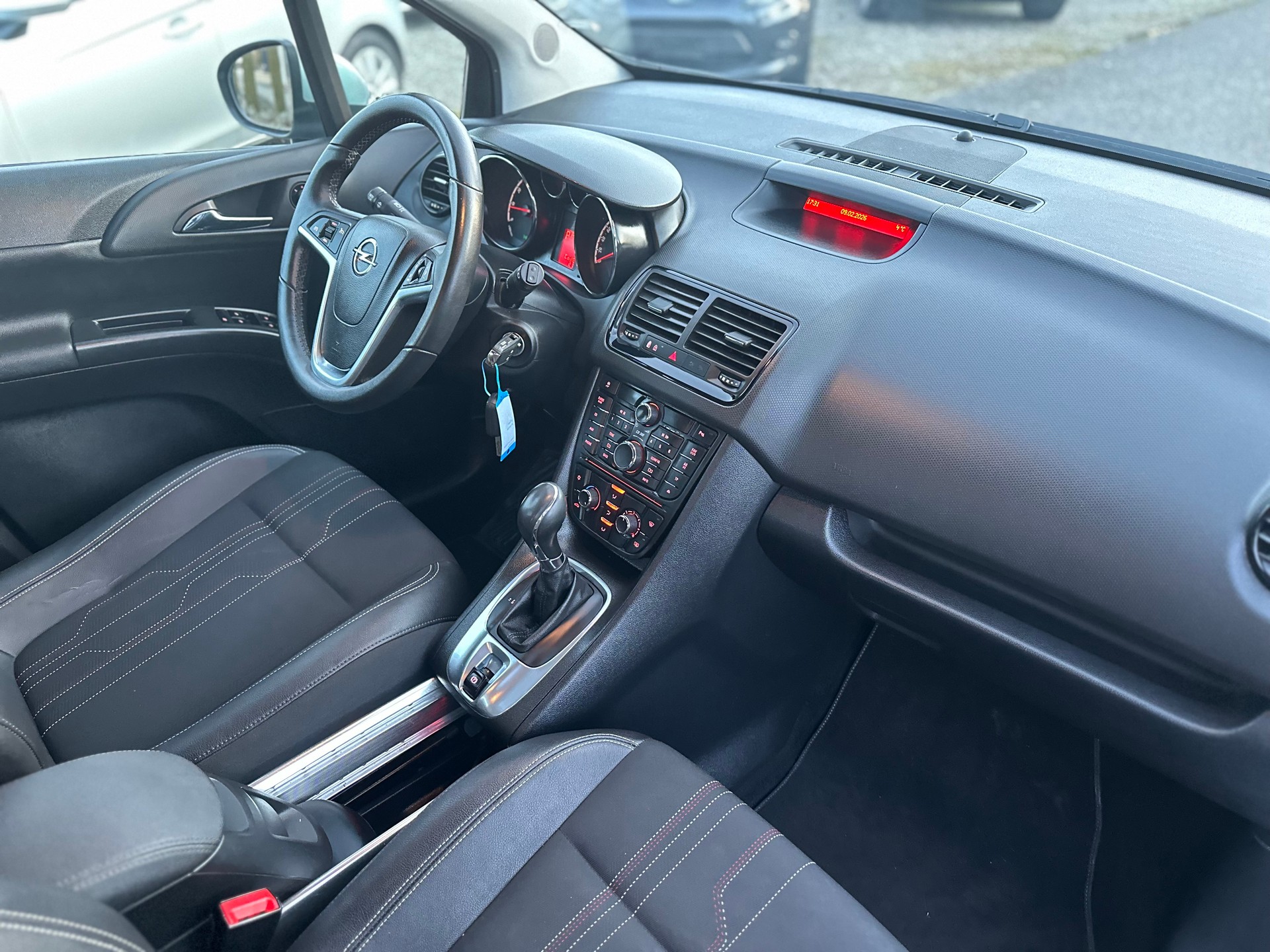 OPEL Meriva 1.4 Turbo Automatic-image-5