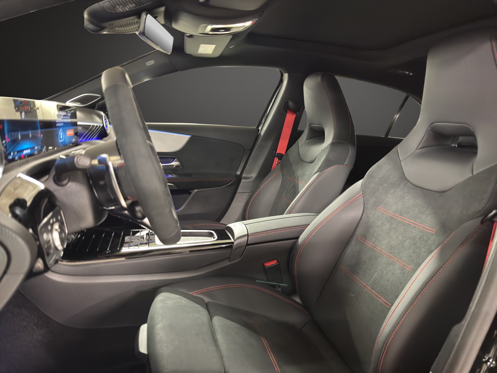 MERCEDES-BENZ A AMG 35 4Matic 8G-DCT-image-9