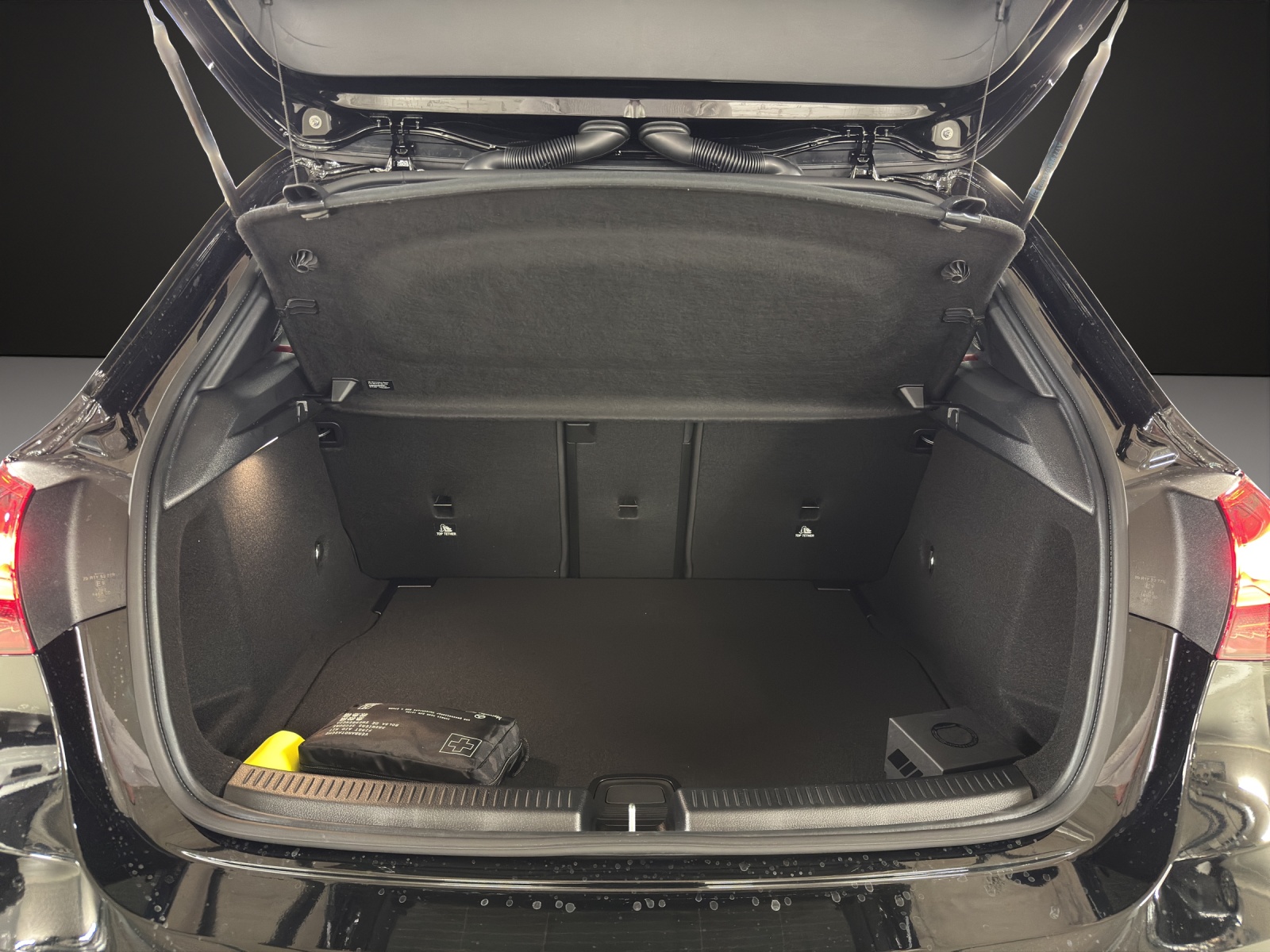 MERCEDES-BENZ A AMG 35 4Matic 8G-DCT-image-15