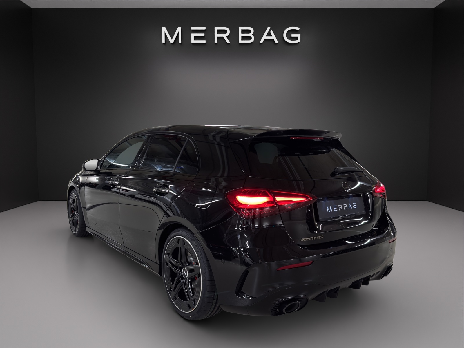MERCEDES-BENZ A AMG 35 4Matic 8G-DCT-image-4