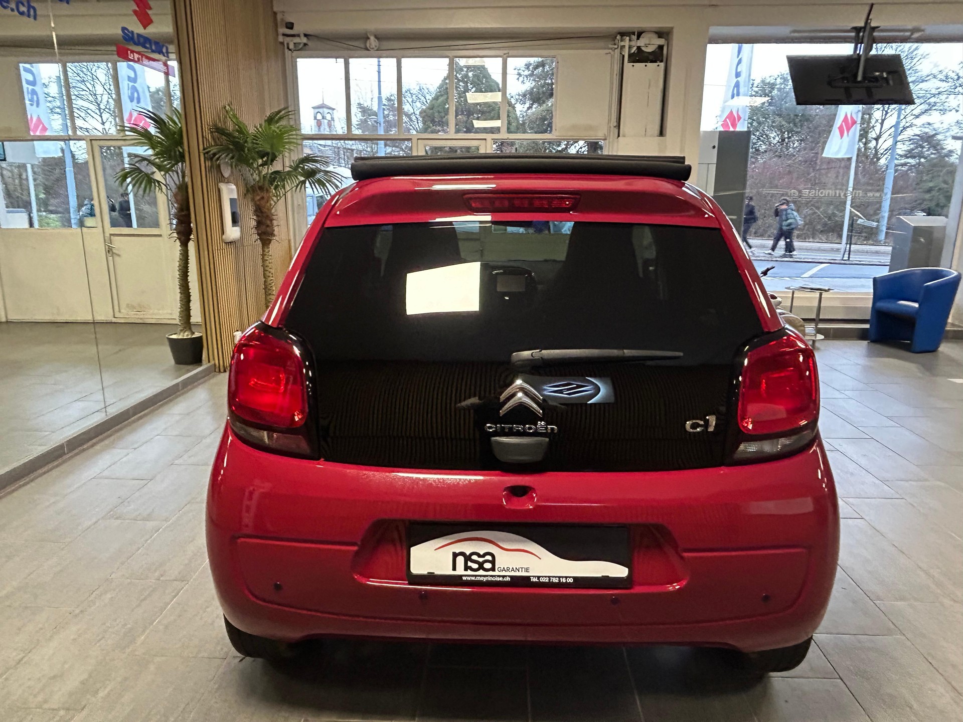 CITROEN C1 1.0 VTi Shine Airscape ETG-image-7