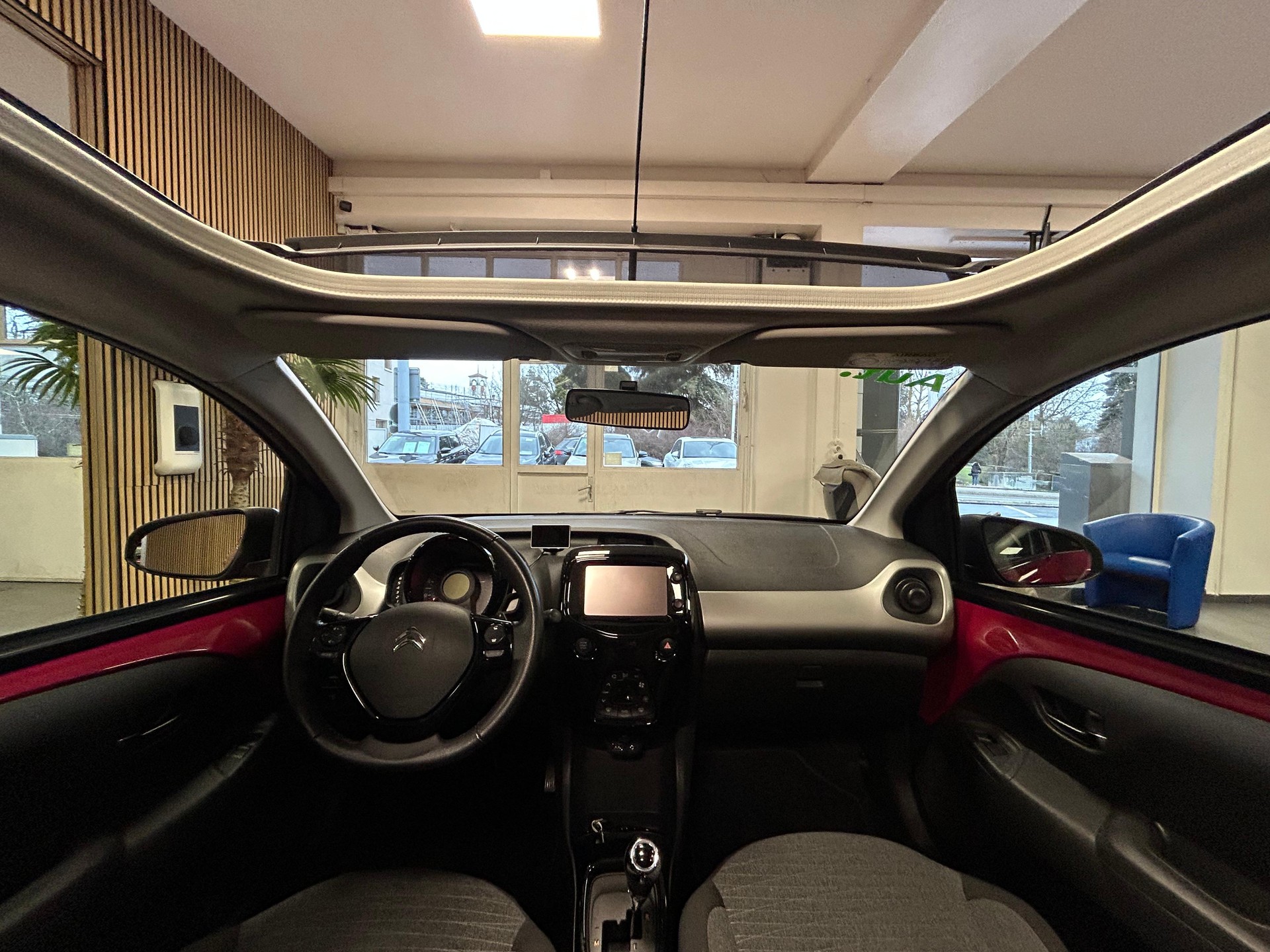 CITROEN C1 1.0 VTi Shine Airscape ETG-image-9