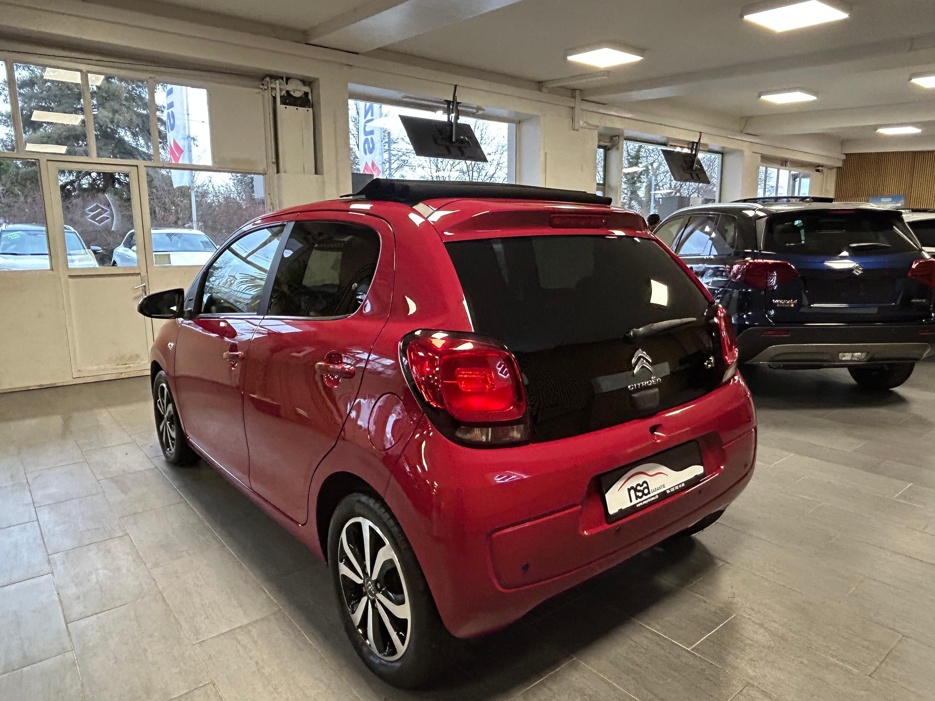 CITROEN C1 1.0 VTi Shine Airscape ETG-image-6
