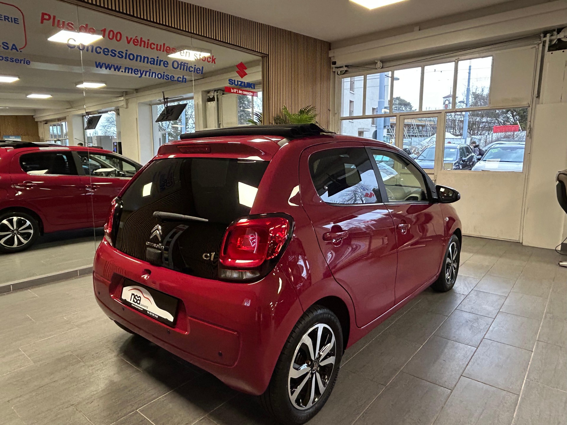 CITROEN C1 1.0 VTi Shine Airscape ETG-image-8