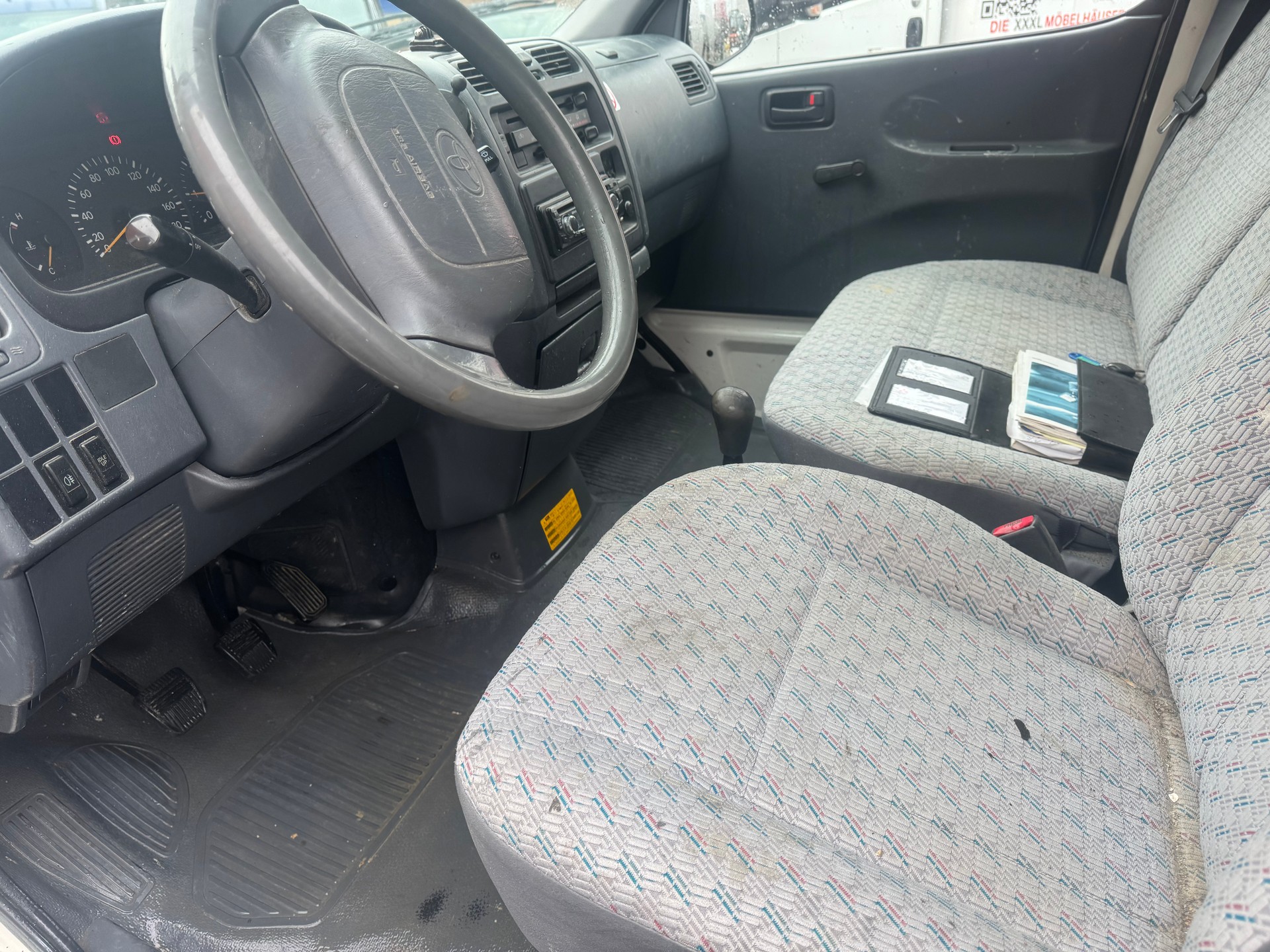 TOYOTA Hiace D-4D Van-image-7