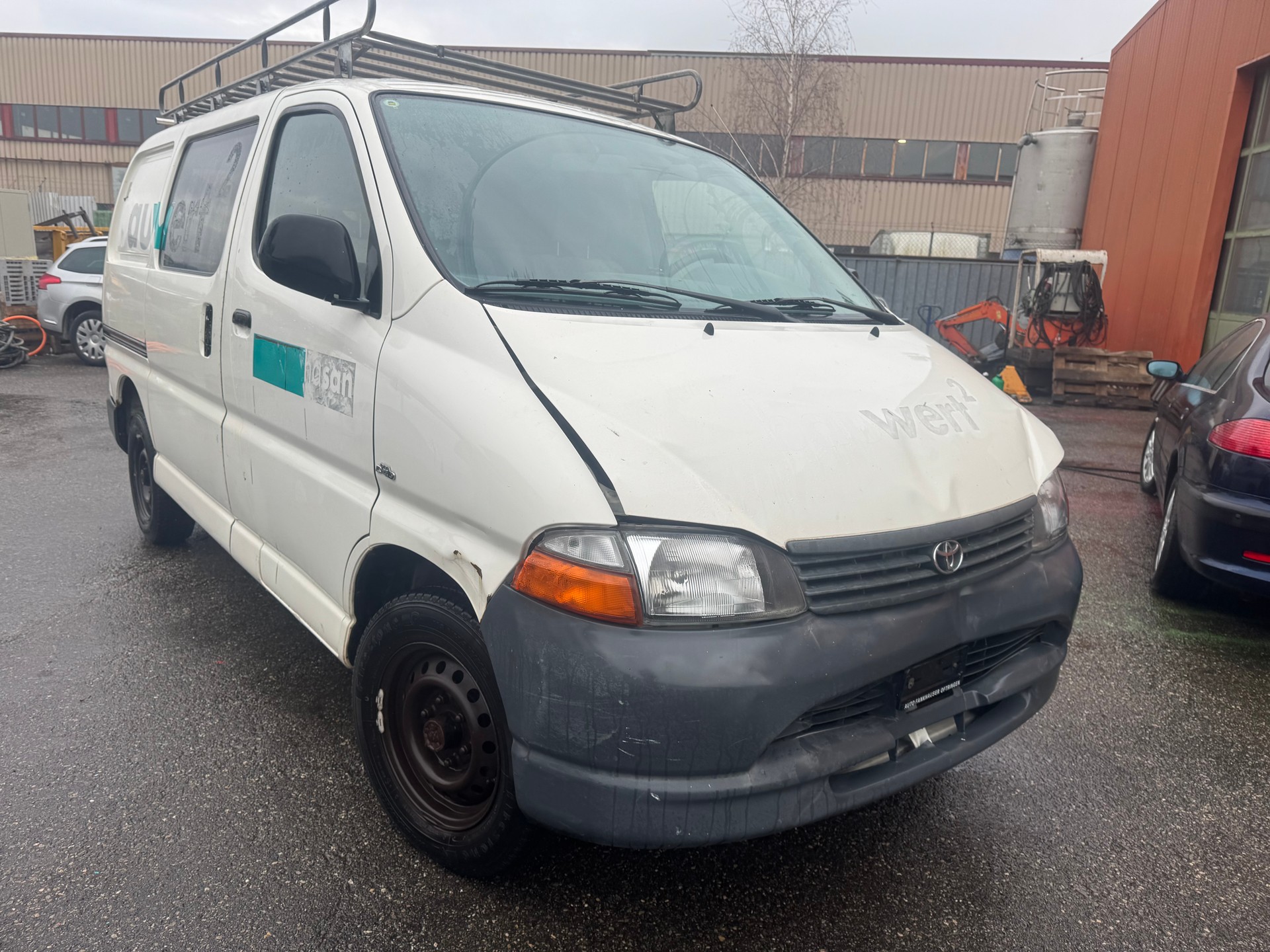TOYOTA Hiace D-4D Van-image-2