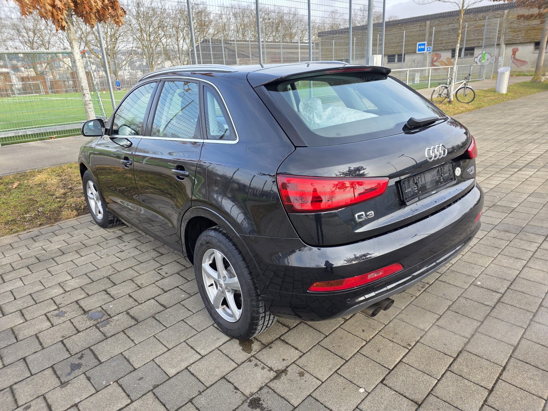 AUDI Q3 2.0 TFSI quattro S-tronic-image-7